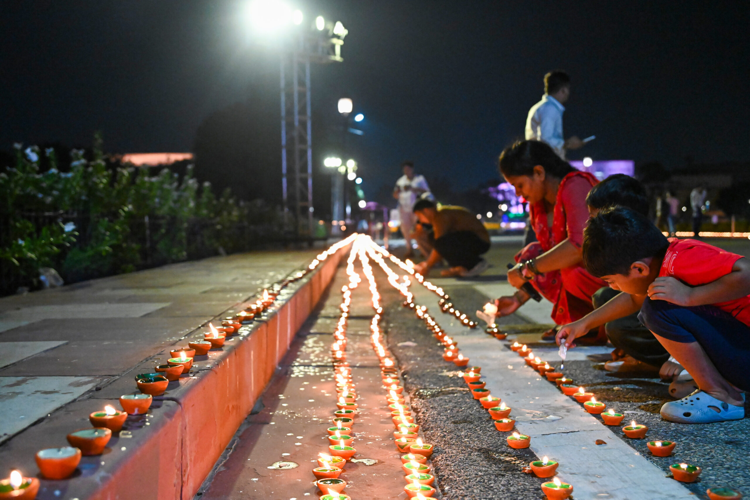New Delhi: Mega diya lighting event on PM’s birthday #Gallery New Delhi: Mega diya lighting event on PM’s birthday #Gallery