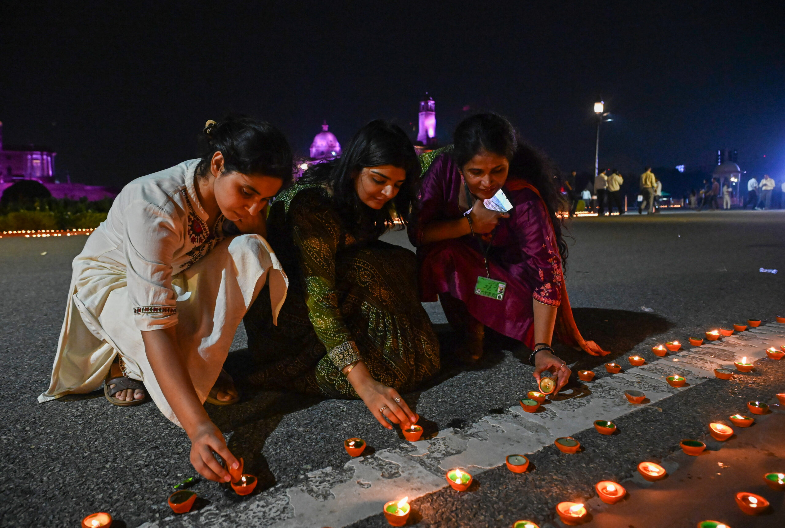New Delhi: Mega diya lighting event on PM’s birthday #Gallery New Delhi: Mega diya lighting event on PM’s birthday #Gallery
