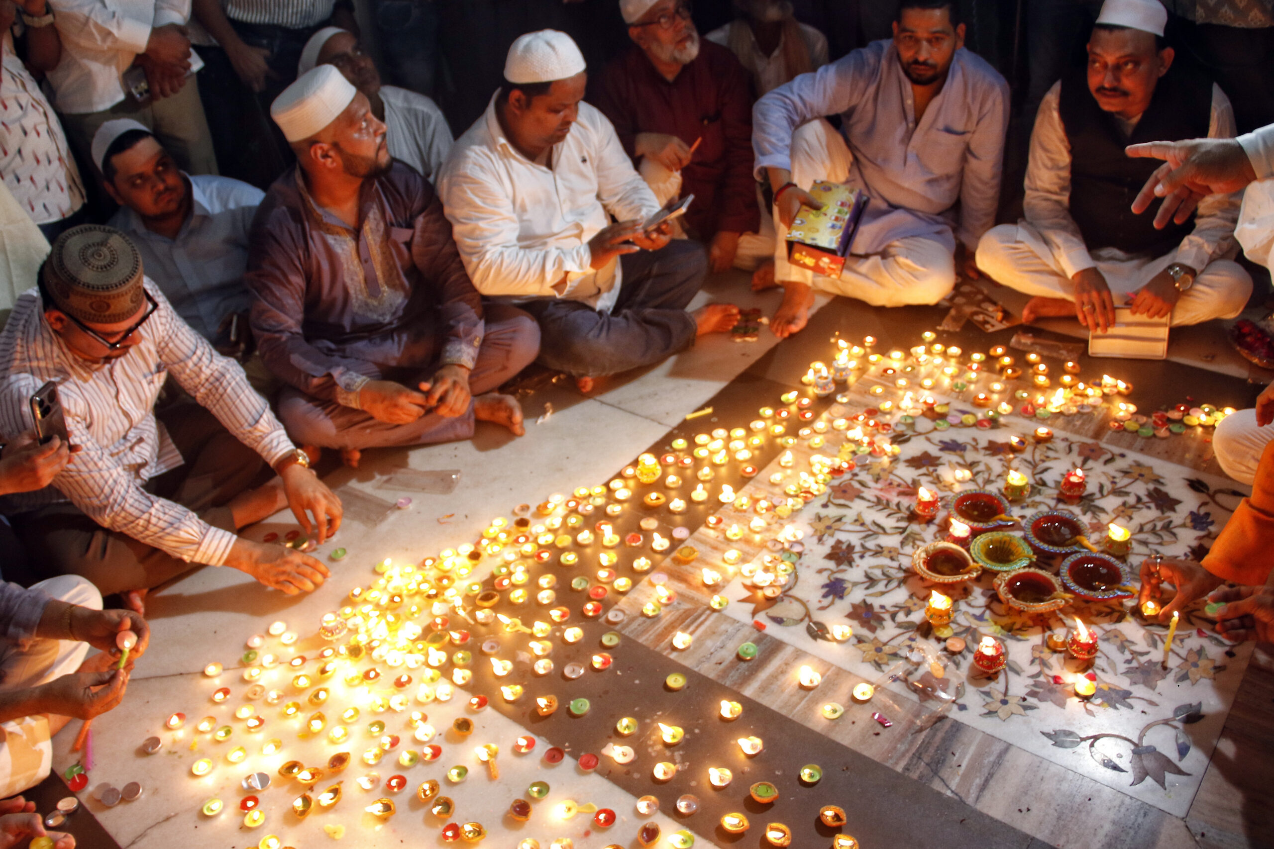 New Delhi: ‘Ashirwad Ka Diya’ at Nizamuddin Dargah #Gallery New Delhi: ‘Ashirwad Ka Diya’ at Nizamuddin Dargah #Gallery