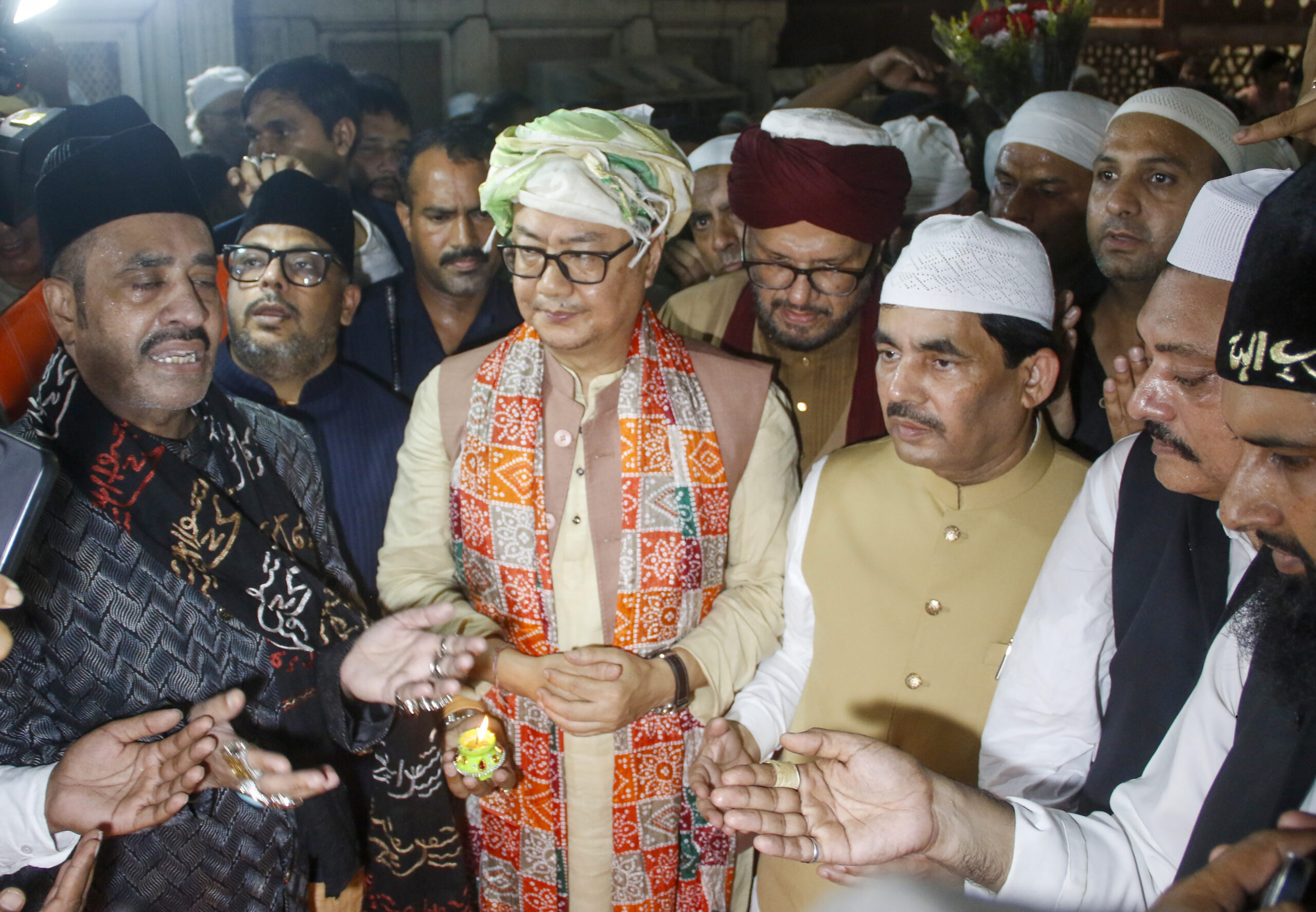 New Delhi: ‘Ashirwad Ka Diya’ at Nizamuddin Dargah #Gallery New Delhi: ‘Ashirwad Ka Diya’ at Nizamuddin Dargah #Gallery