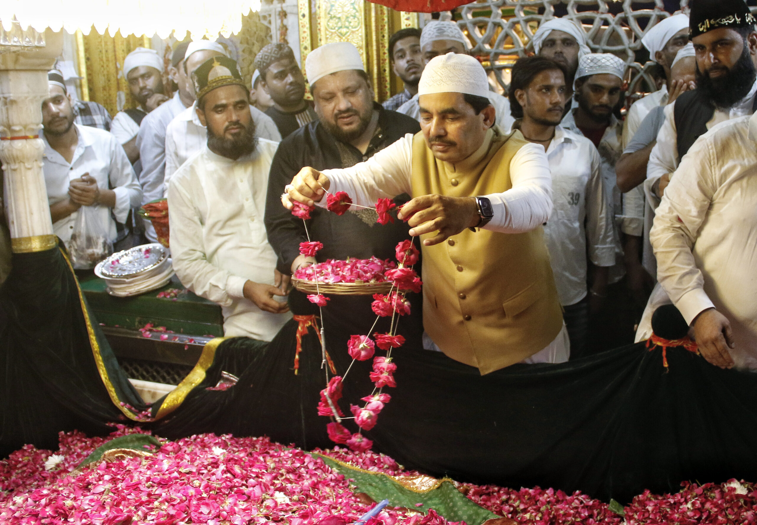New Delhi: ‘Ashirwad Ka Diya’ at Nizamuddin Dargah #Gallery New Delhi: ‘Ashirwad Ka Diya’ at Nizamuddin Dargah #Gallery