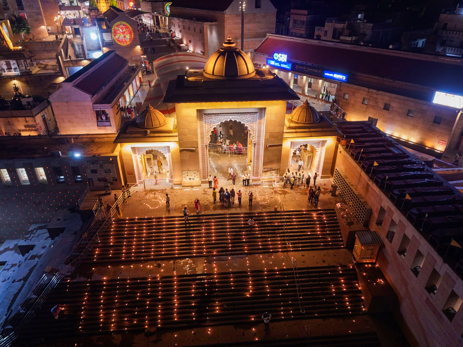 Varanasi: 25,000 diyas lit at Kashi Vishwanath Dham under Seva Sankalp Abhiyan #Gallery Varanasi: 25,000 diyas lit at Kashi Vishwanath Dham under Seva Sankalp Abhiyan #Gallery