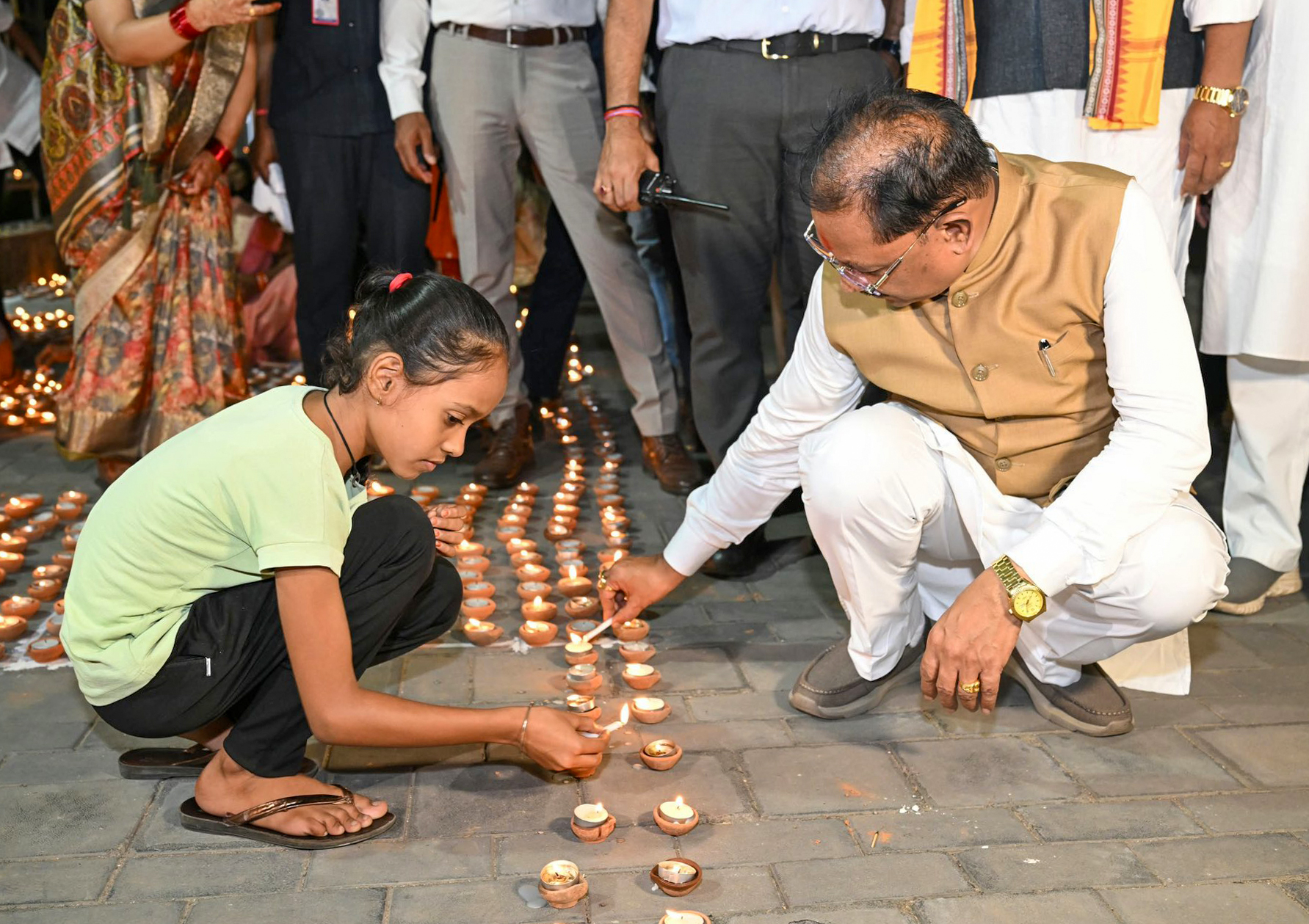 Raipur: Vishnu Deo Sai lights ‘Aashirwad Ka Diya’ on PM Modi’s birthday #Gallery Raipur: Vishnu Deo Sai lights ‘Aashirwad Ka Diya’ on PM Modi’s birthday #Gallery