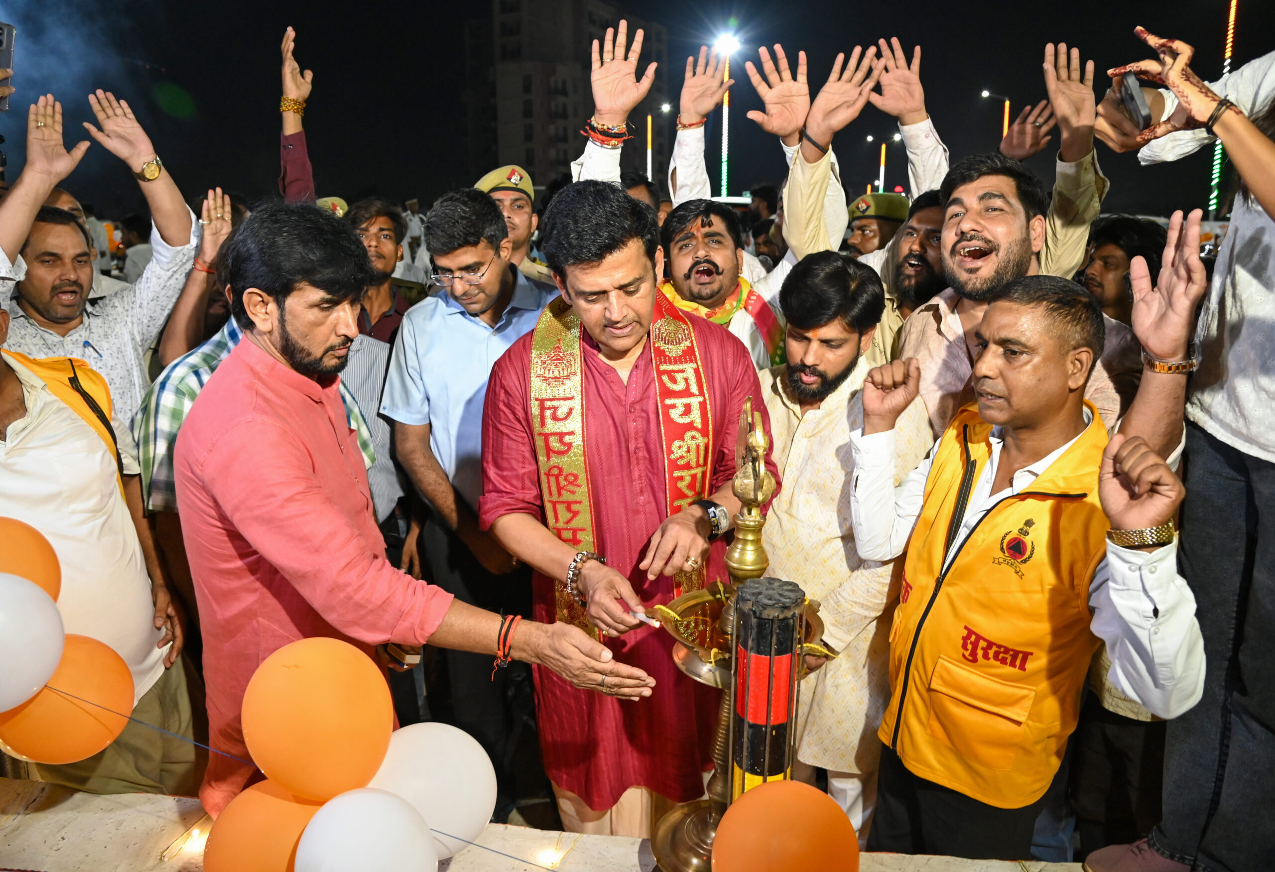 Gorakhpur: Ravi Kishan lights ‘Aashirwad Ka Diya’ #Gallery Gorakhpur: Ravi Kishan lights ‘Aashirwad Ka Diya’ #Gallery