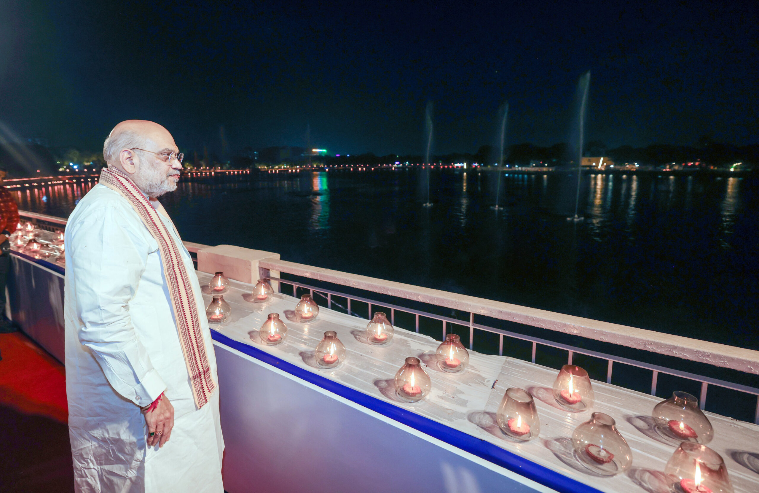 Ahmedabad: Amit Shah lights ‘Aashirwad Ka Diya’ at Kankaria Lake #Gallery Ahmedabad: Amit Shah lights ‘Aashirwad Ka Diya’ at Kankaria Lake #Gallery