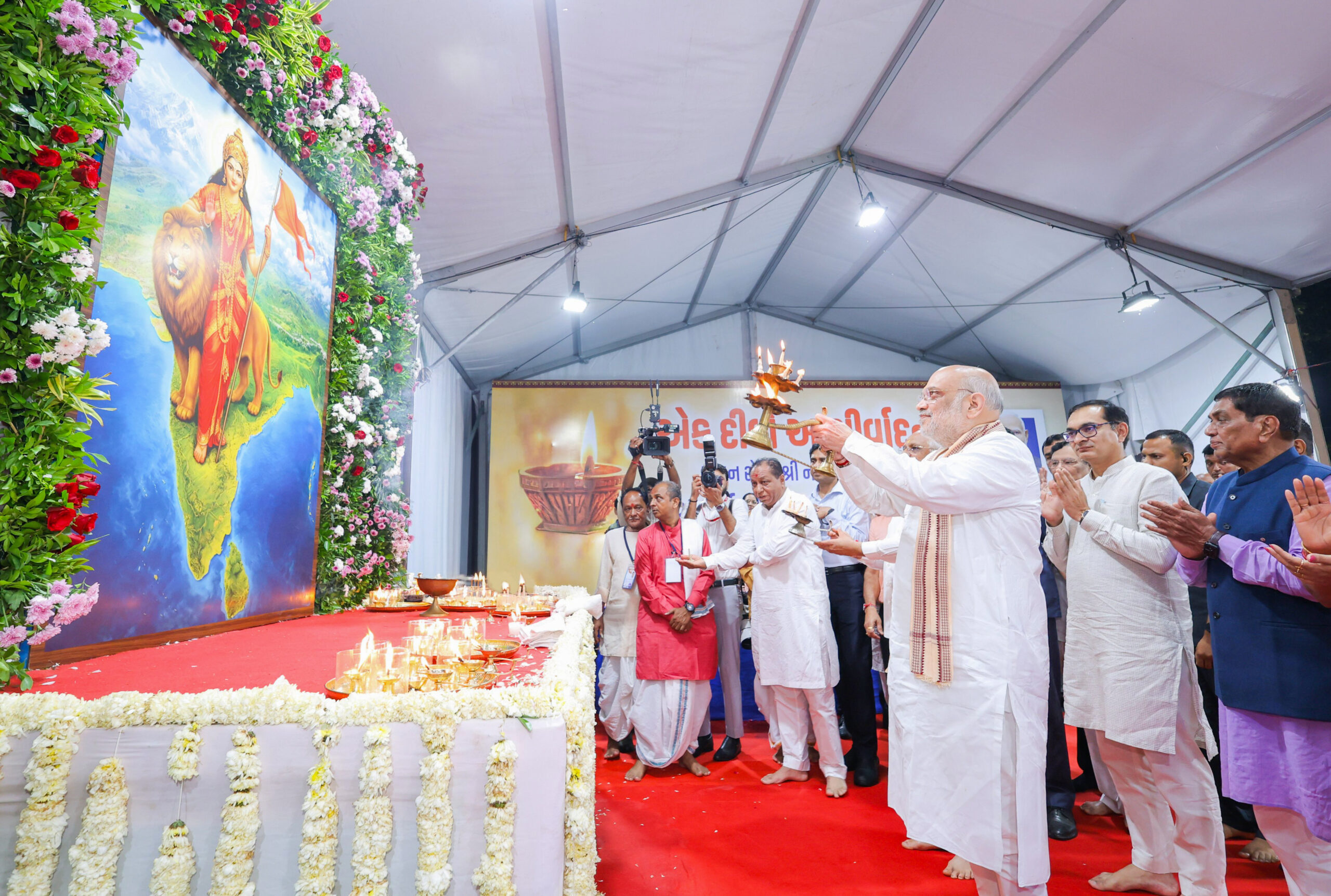 Ahmedabad: Amit Shah lights ‘Aashirwad Ka Diya’ at Kankaria Lake #Gallery Ahmedabad: Amit Shah lights ‘Aashirwad Ka Diya’ at Kankaria Lake #Gallery