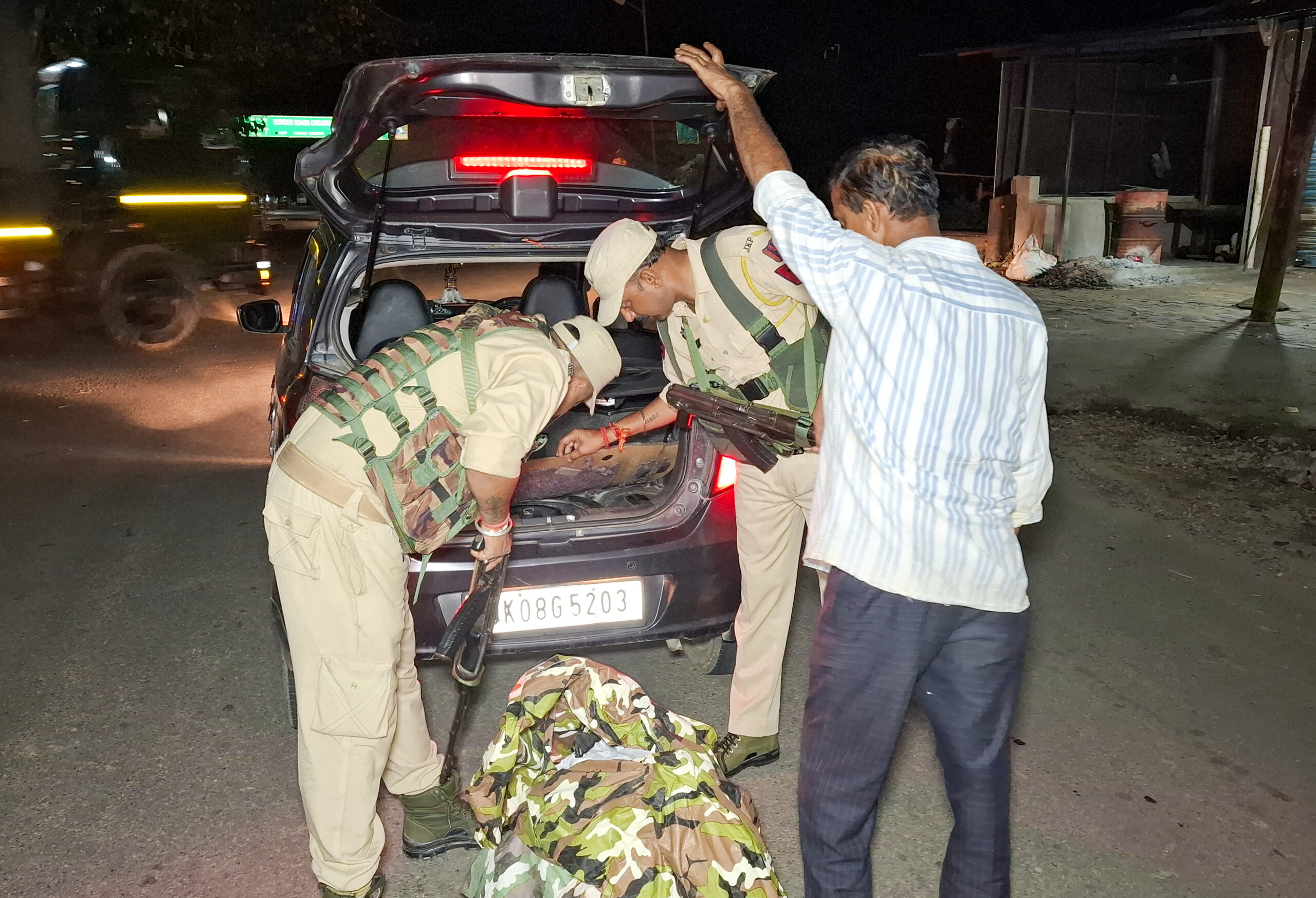 Samba: Security tightened near Border #Gallery Samba: Security tightened near Border #Gallery