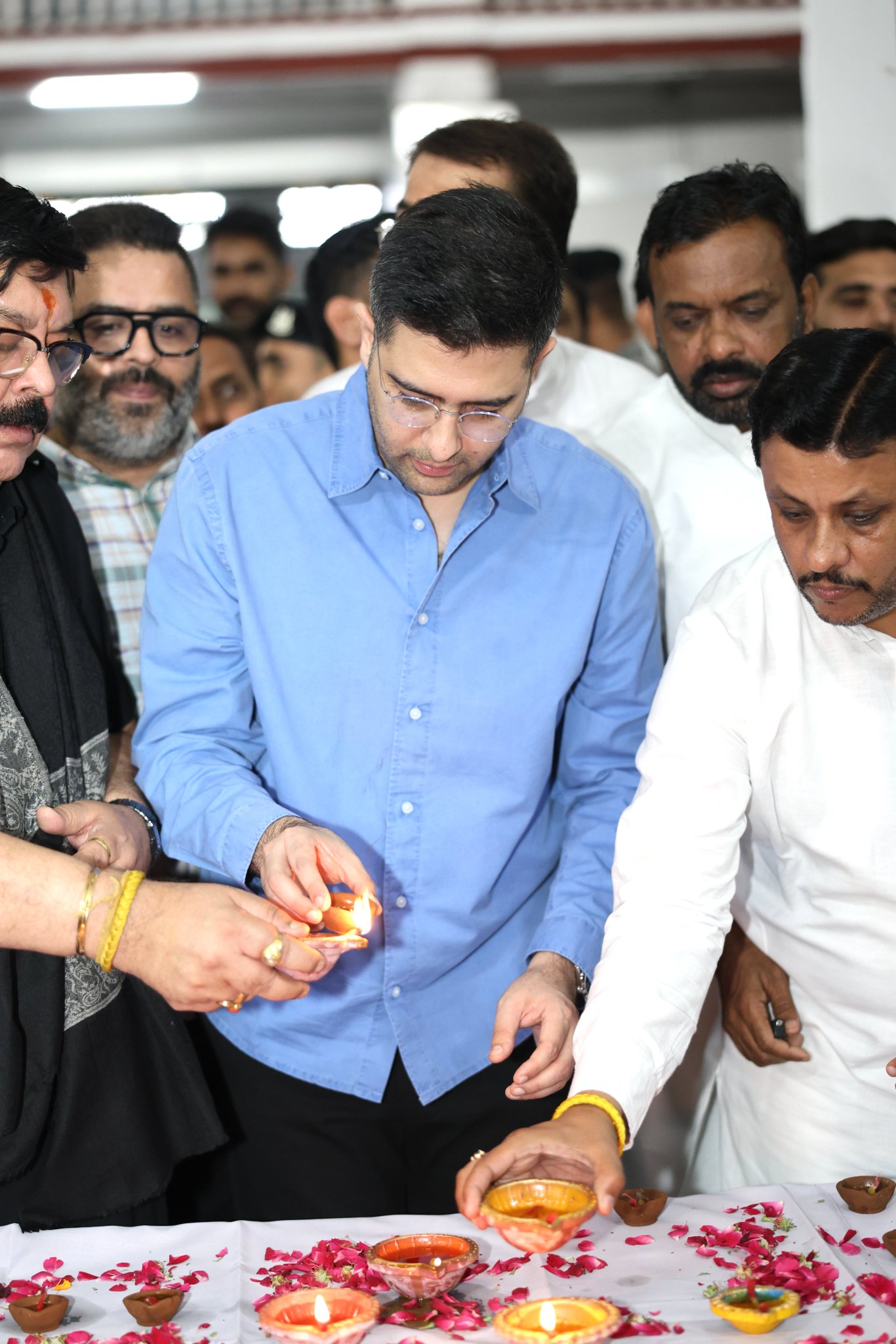 Amritsar: BJP Rajya Sabha MP Raghav Chadha lights the Ashirwad Ka Diya at Amritsar Railway Station on the occasion of Prime Minister Narendra Modis birthday, in Amritsar, Thursday, September 17, 2026. (IANS/X/@raghav_chadha)