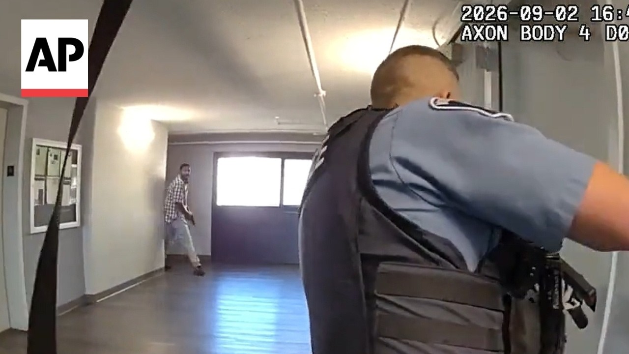 Minneapolis mass shooting: Bodycam video shows moments when officers were wounded (Video) Minneapolis mass shooting: Bodycam video shows moments when officers were wounded (Video)