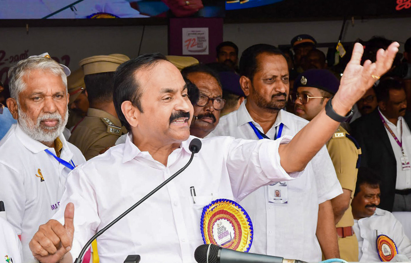 With just a day left for contract to end, Kerala CM Satheesan caught in bind over chopper politics With just a day left for contract to end, Kerala CM Satheesan caught in bind over chopper politics