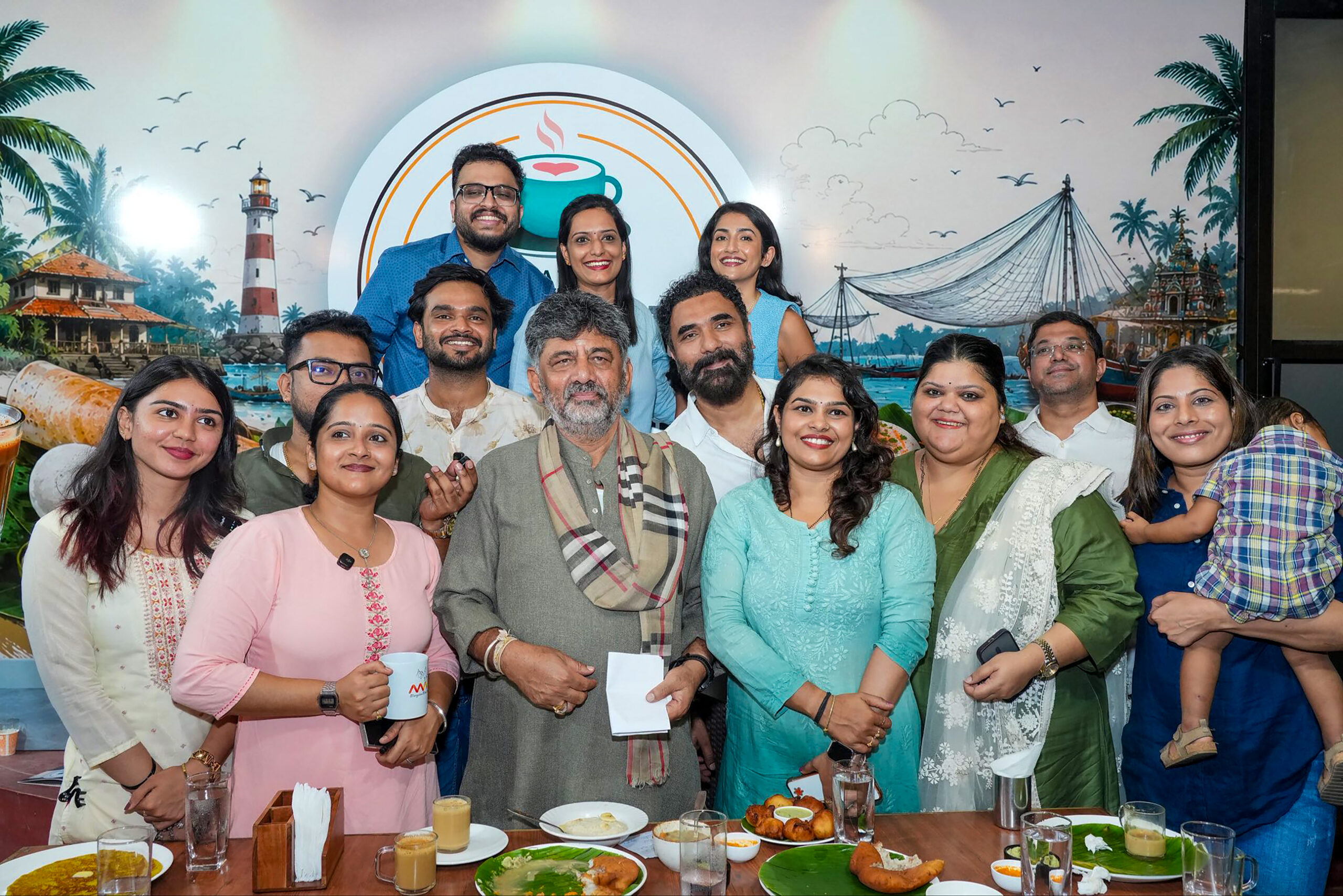 Mangaluru: DK Shivakumar meets young creators #Gallery Mangaluru: DK Shivakumar meets young creators #Gallery