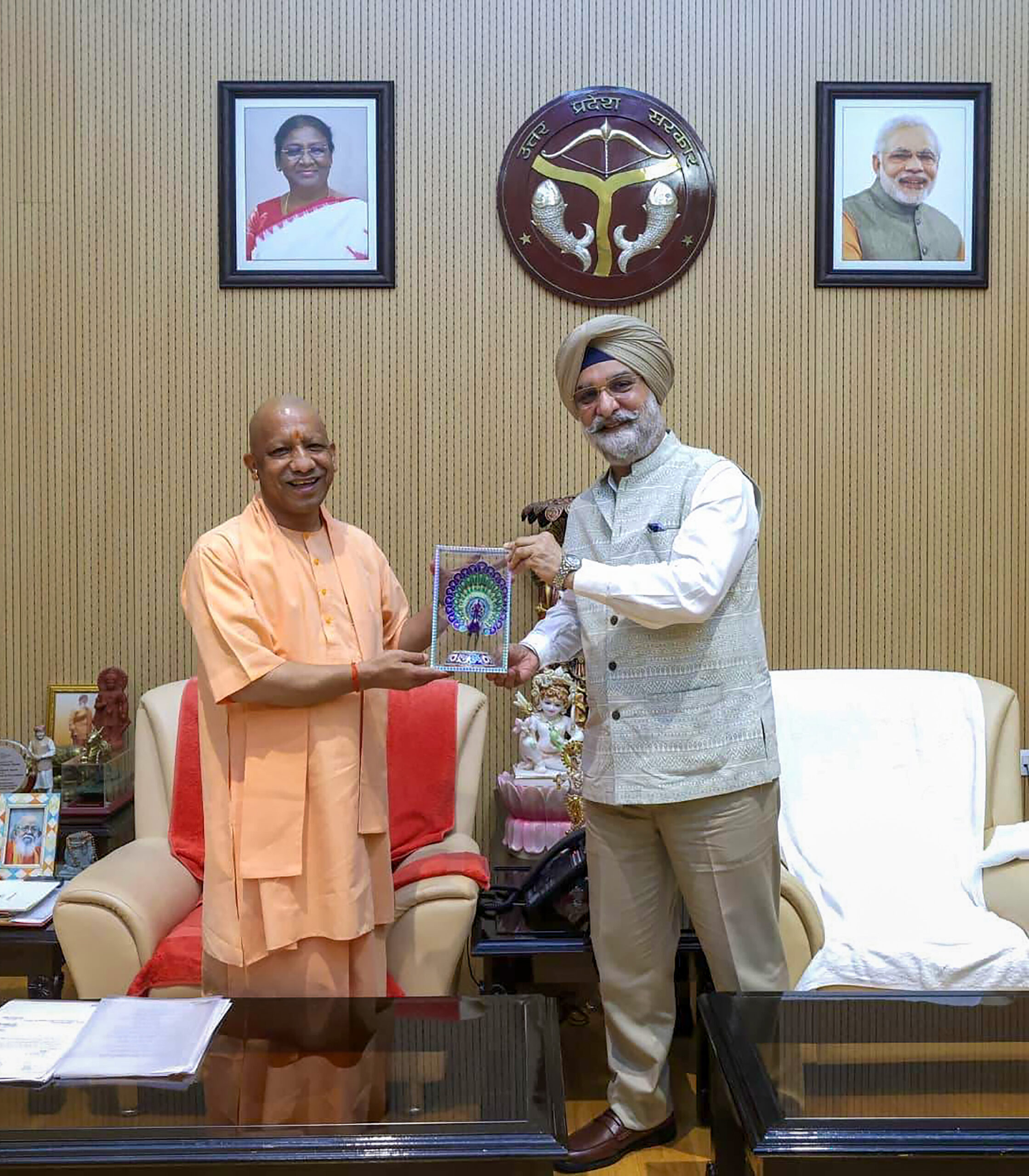 Lucknow: Delhi LG meets Yogi Adityanath #Gallery Lucknow: Delhi LG meets Yogi Adityanath #Gallery