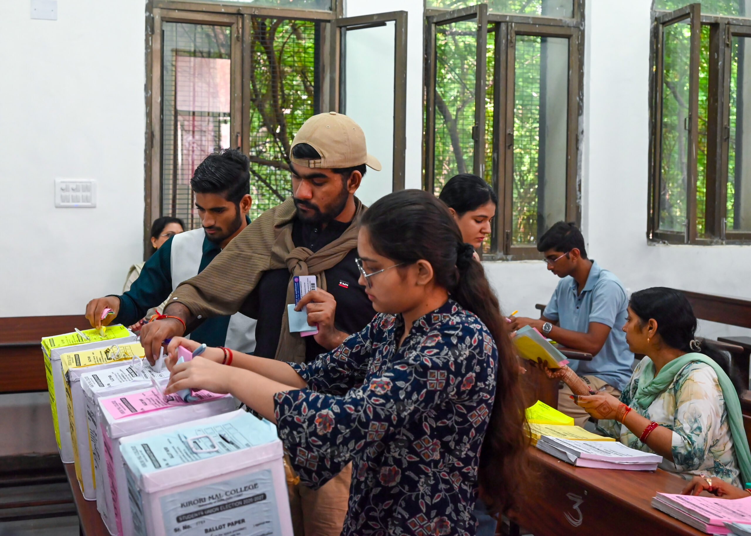 New Delhi: Voting underway for DUSU election #Gallery New Delhi: Voting underway for DUSU election #Gallery