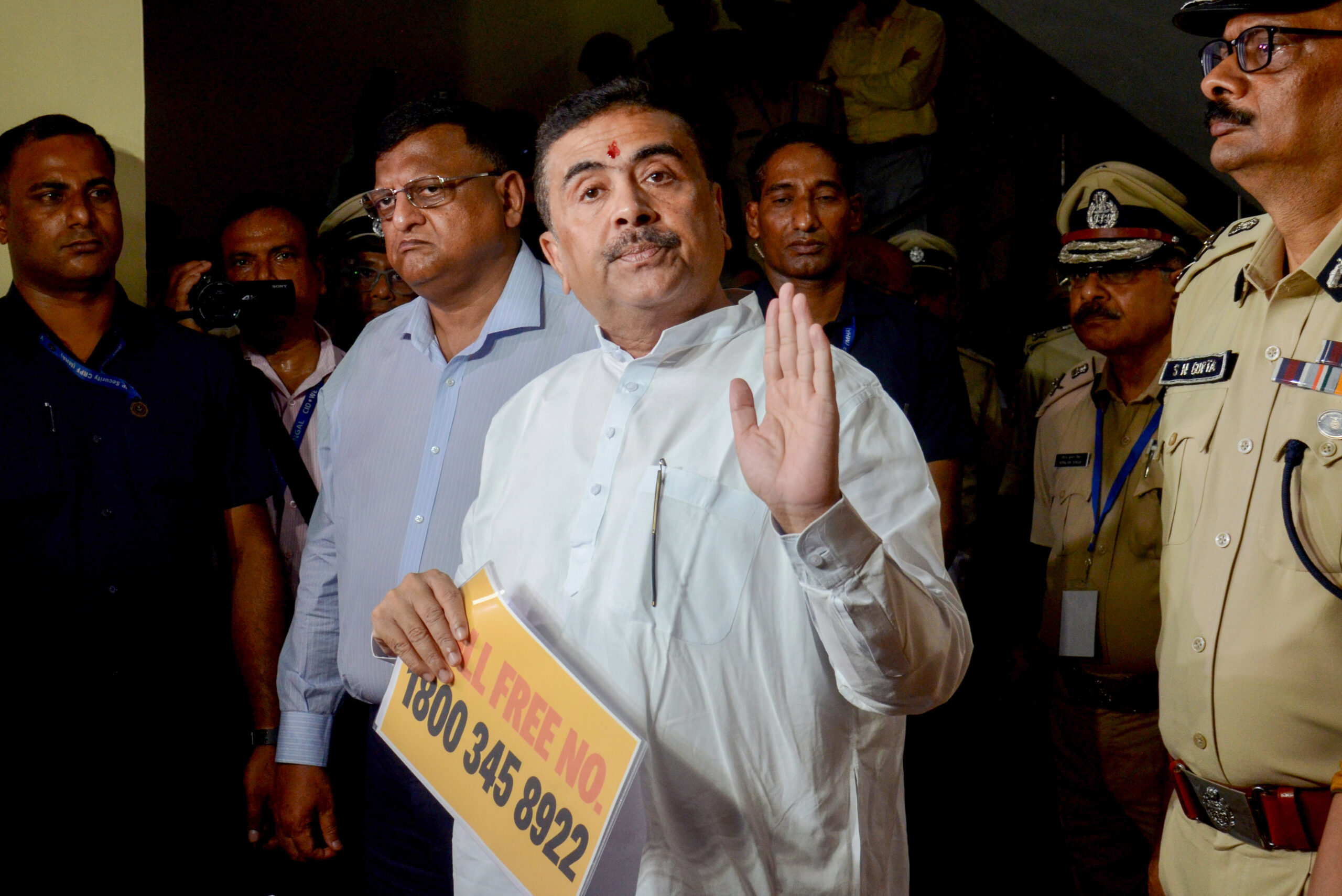 Kolkata: Suvendu Adhikari inaugurates new traffic control room #Gallery Kolkata: Suvendu Adhikari inaugurates new traffic control room #Gallery