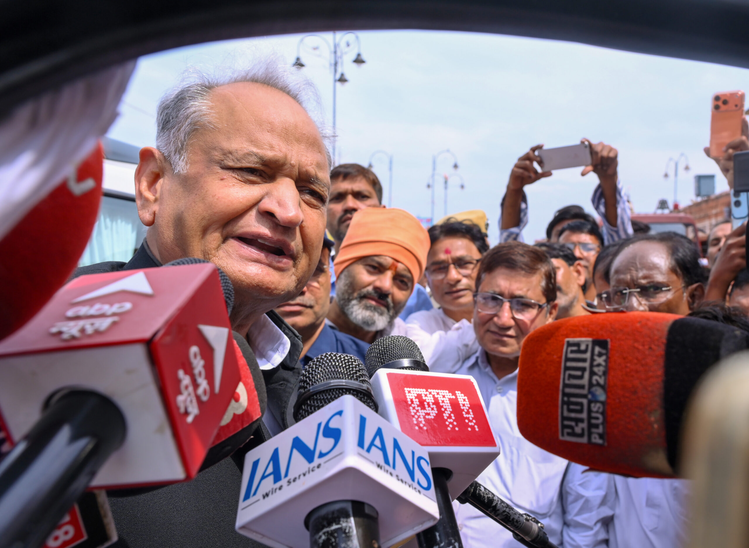 Jaipur: Ashok Gehlot visits fire hit complex #Gallery Jaipur: Ashok Gehlot visits fire hit complex #Gallery