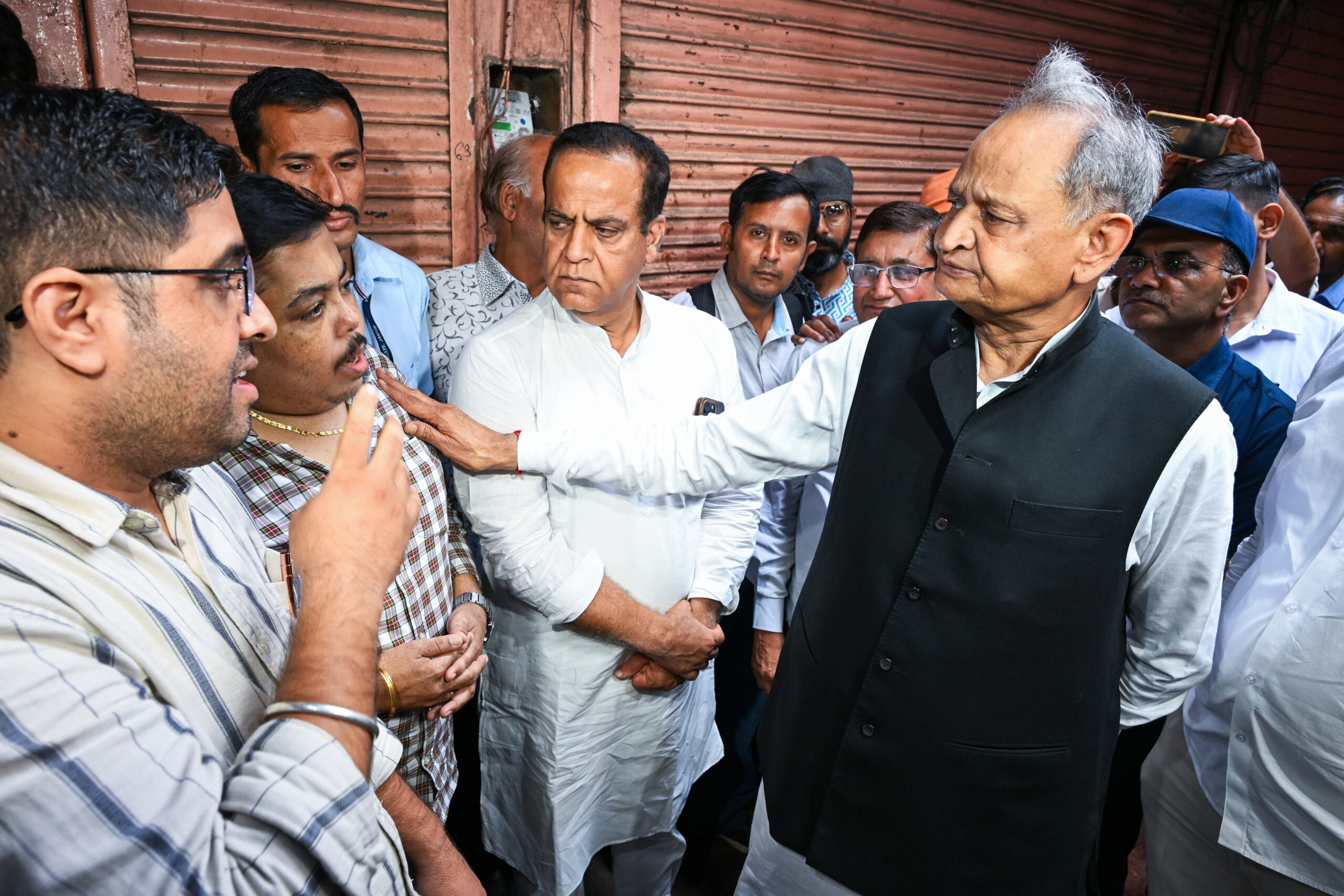 Jaipur: Ashok Gehlot visits fire hit complex #Gallery Jaipur: Ashok Gehlot visits fire hit complex #Gallery