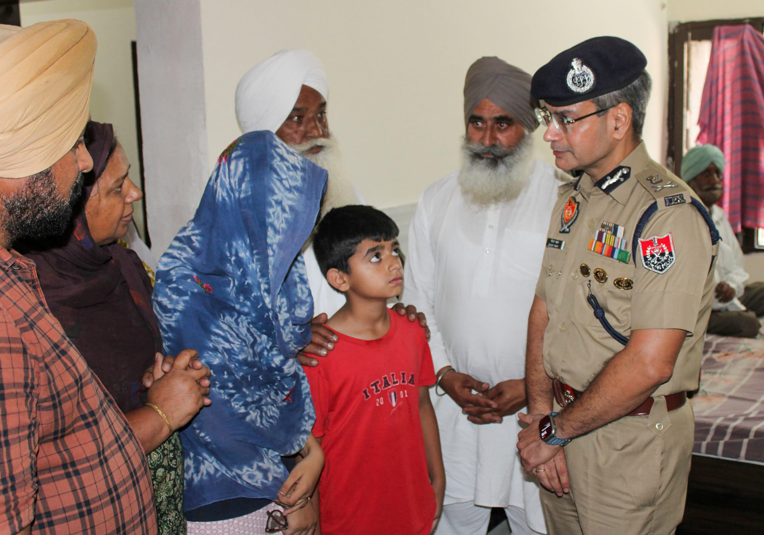 Amritsar: Punjab DGP visits ASI's family #Gallery Amritsar: Punjab DGP visits ASI's family #Gallery