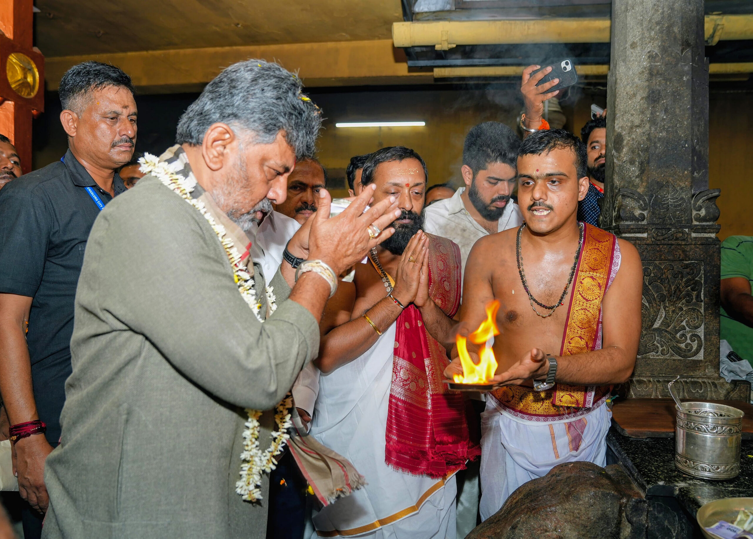 Dakshina Kannada: DK Shivakumar receives welcome from Yakshagana artists #Gallery Dakshina Kannada: DK Shivakumar receives welcome from Yakshagana artists #Gallery