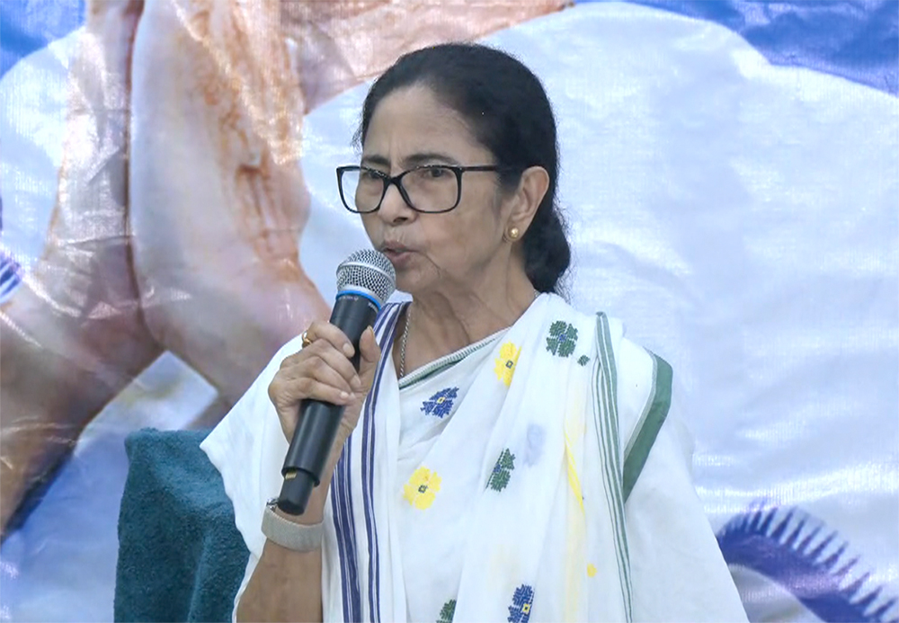 Kolkata: Mamata Banerjee addresses press conference #Gallery Kolkata: Mamata Banerjee addresses press conference #Gallery