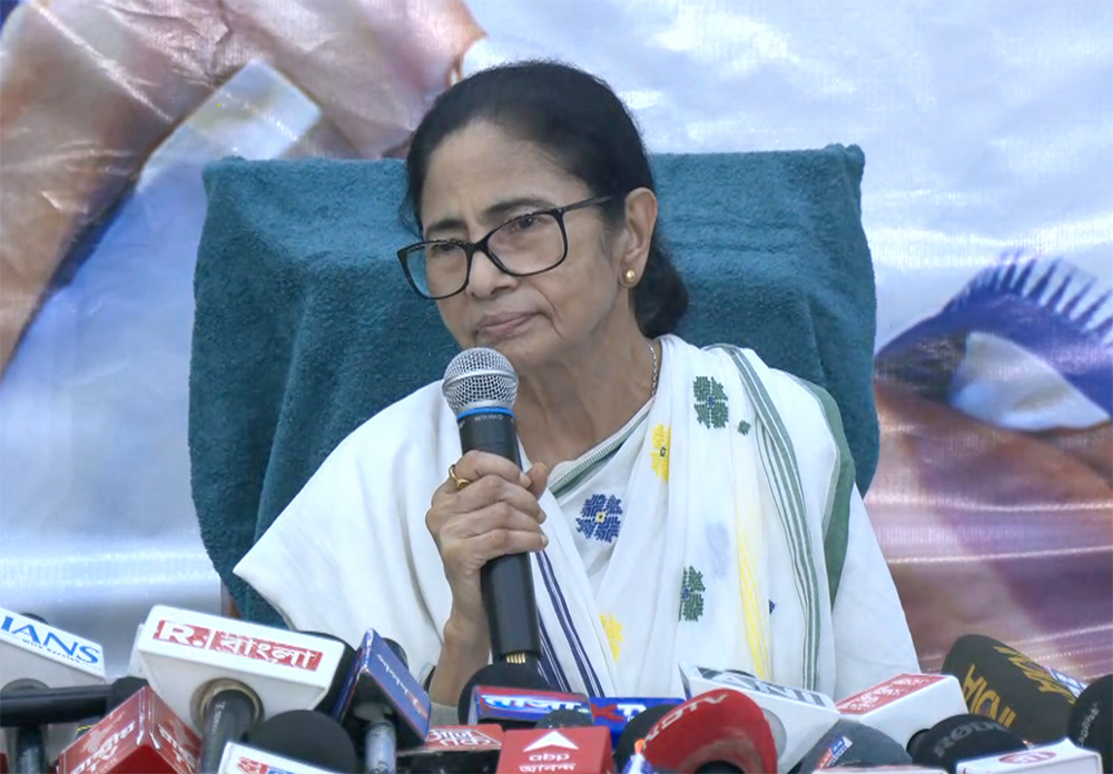Kolkata: Mamata Banerjee addresses press conference #Gallery Kolkata: Mamata Banerjee addresses press conference #Gallery