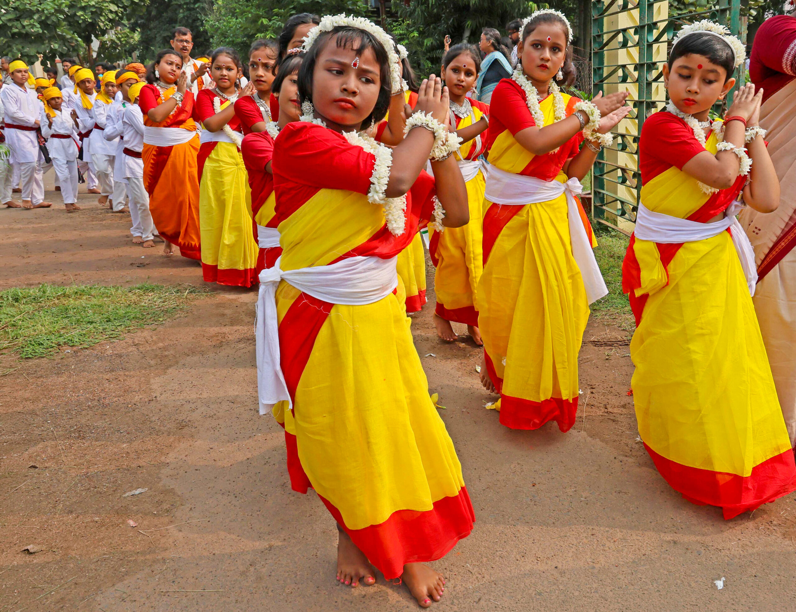 Birbhum: Visva Bharati students dance during Silpa Utsav #Gallery Birbhum: Visva Bharati students dance during Silpa Utsav #Gallery