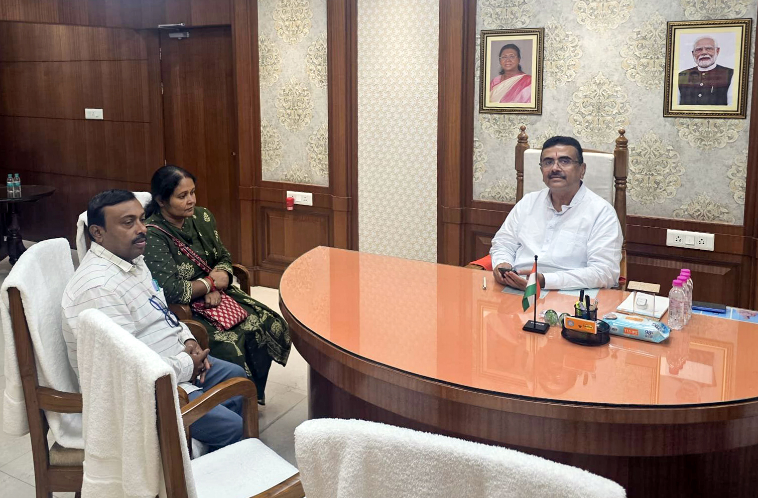 Kolkata: Sanchita Pradhan Dey meets WB CM Suvendu Adhikari #Gallery Kolkata: Sanchita Pradhan Dey meets WB CM Suvendu Adhikari #Gallery