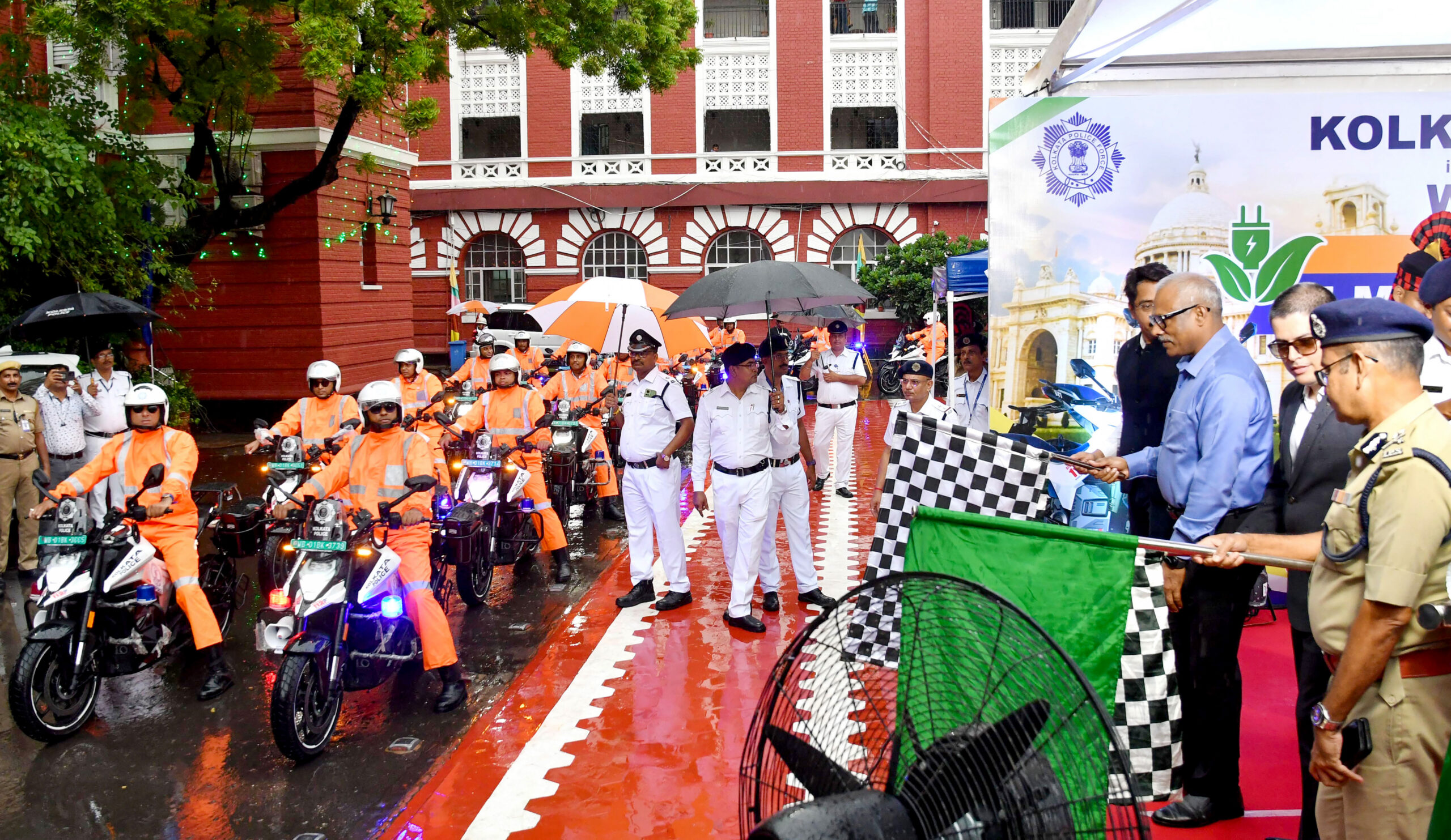 Kolkata: Police inducts 183 Ultraviolette X 47 Skyforce electric motorcycles #Gallery Kolkata: Police inducts 183 Ultraviolette X 47 Skyforce electric motorcycles #Gallery
