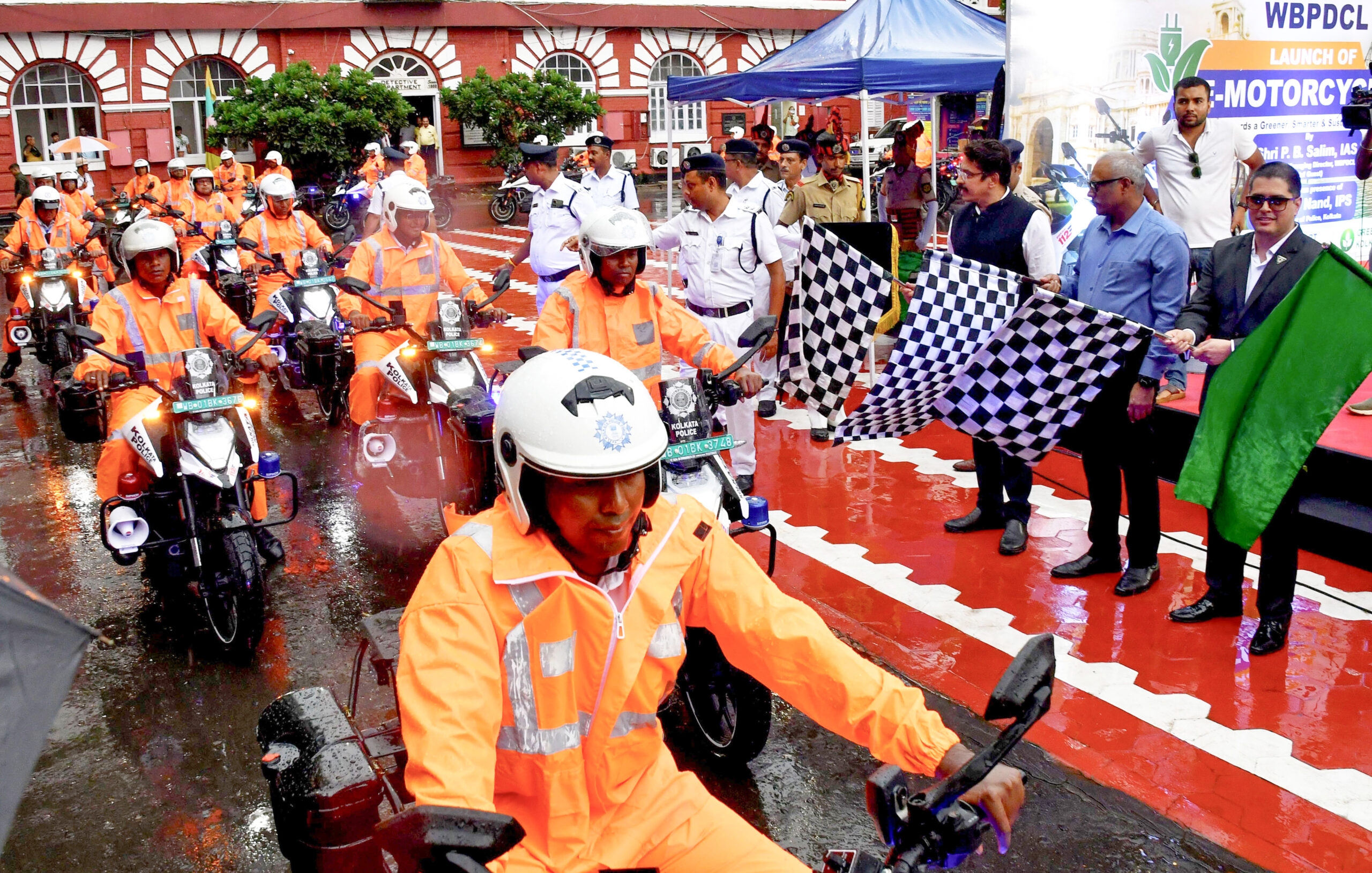 Kolkata: Police inducts 183 Ultraviolette X 47 Skyforce electric motorcycles #Gallery Kolkata: Police inducts 183 Ultraviolette X 47 Skyforce electric motorcycles #Gallery