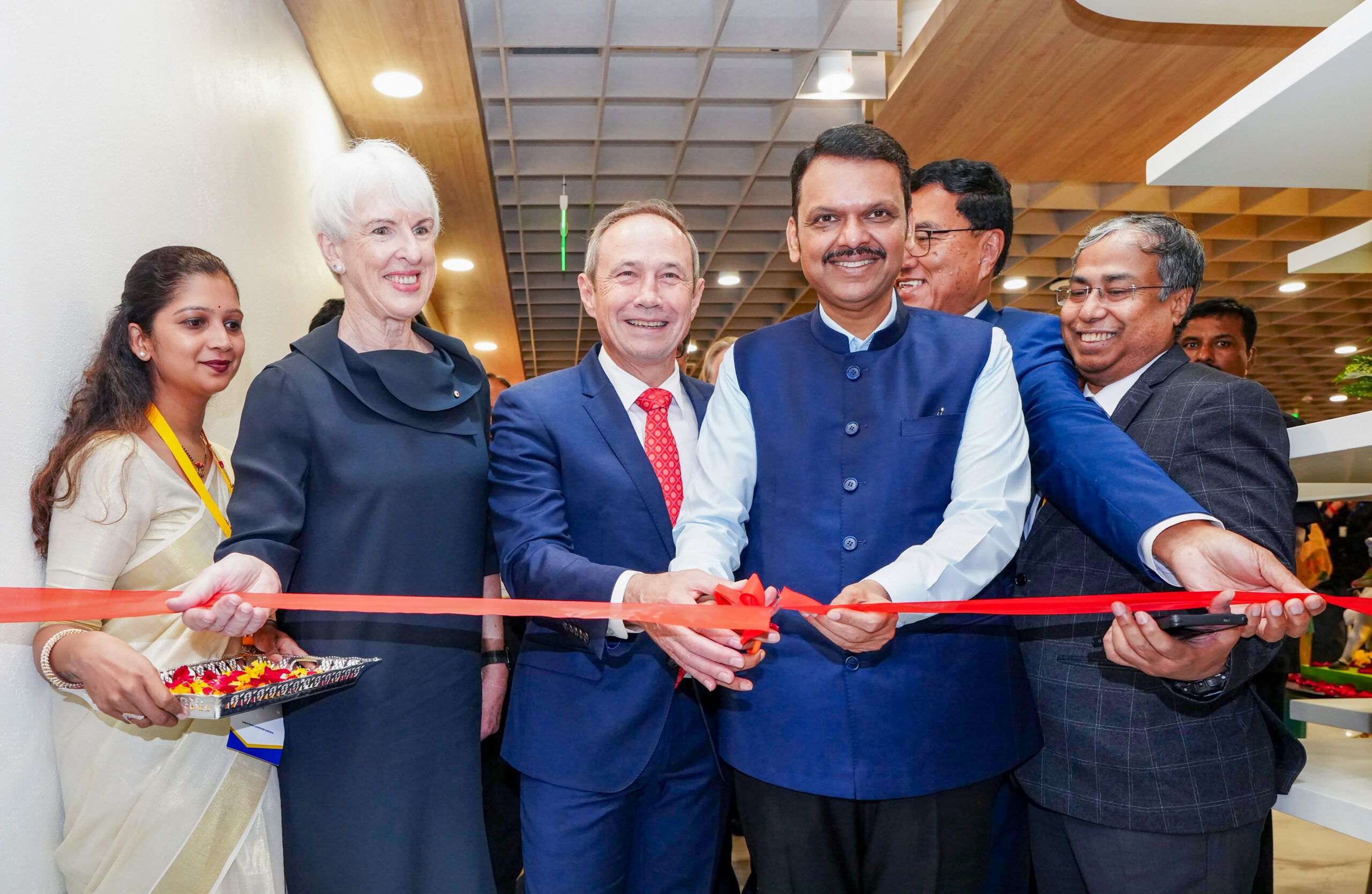 Mumbai: Devendra Fadnavis inaugurates University of Western Australia campus #Gallery Mumbai: Devendra Fadnavis inaugurates University of Western Australia campus #Gallery