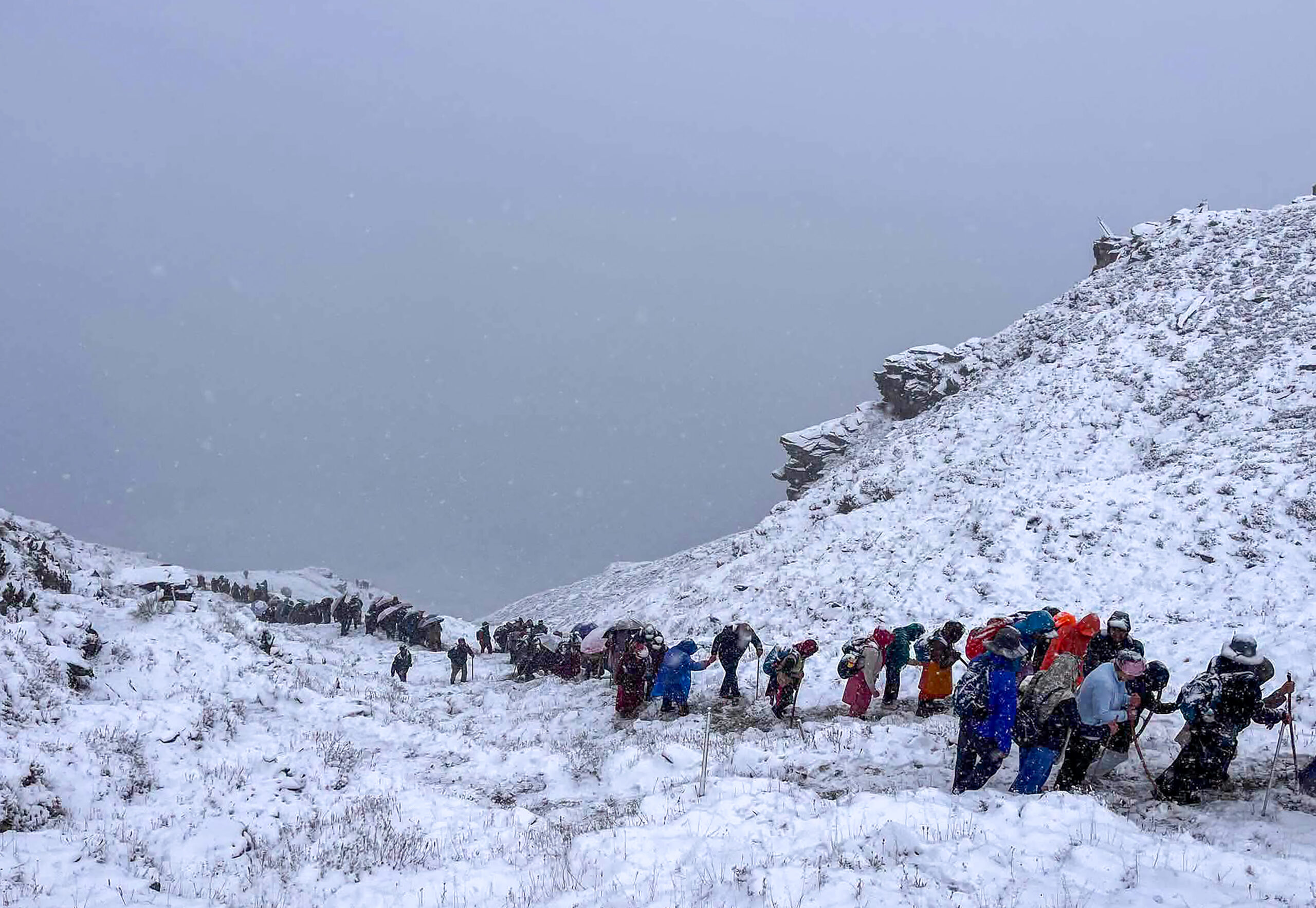 Lahaul Spiti: Buddhist pilgrims undertake Drilbu Ri Kora amid fresh snowfall #Gallery Lahaul Spiti: Buddhist pilgrims undertake Drilbu Ri Kora amid fresh snowfall #Gallery
