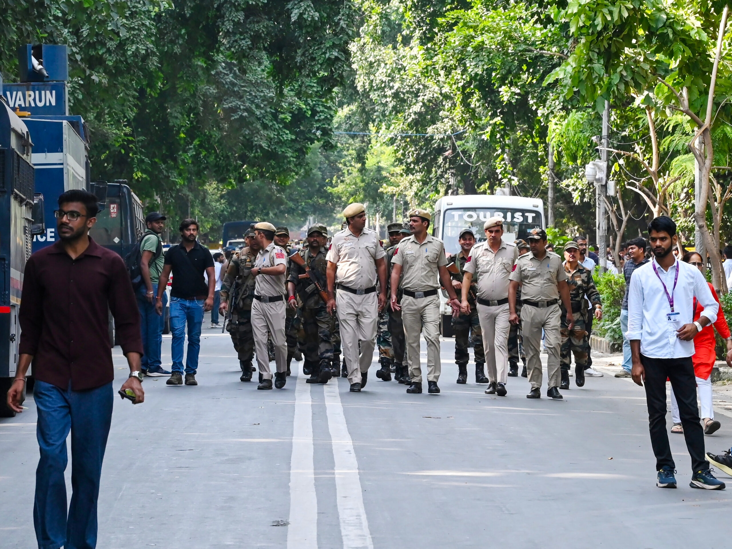 New Delhi: Security personnel, including Delhi Police officers and paramilitary forces, patrol a road during the Delhi University Students Union (DUSU) election at Miranda House and Kirori Mal College in Delhi Universitys North Campus, in New Delhi on Friday, September 18, 2026. Vote counting is scheduled for September 19. (Photo: IANS/Wasim Sarvar)