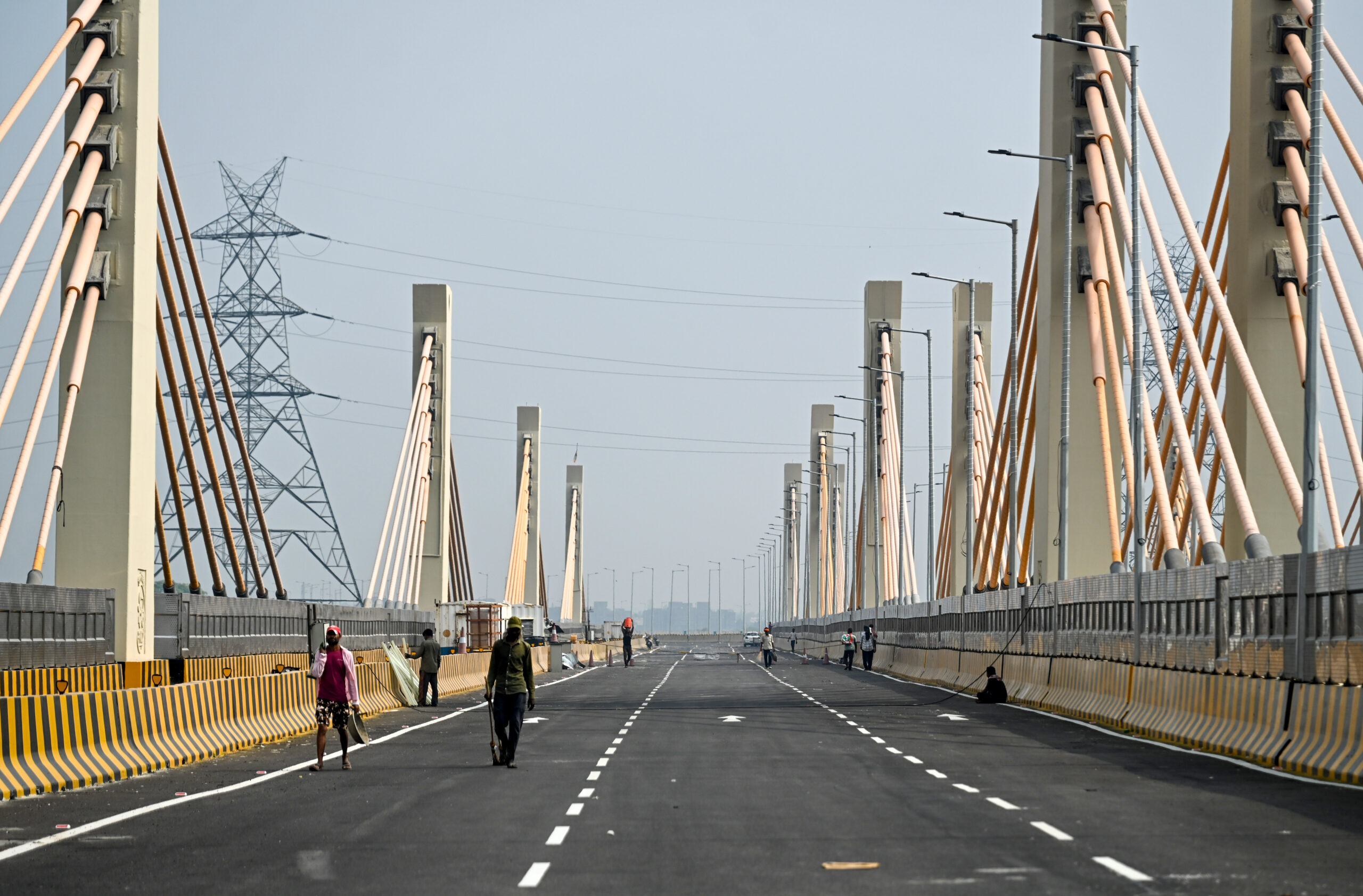 New Delhi: A view of the newly constructed Barapulla Phase-III elevated corridor connecting Sarai Kale Khan with Mayur Vihar during an inspection by Delhi Minister Parvesh Verma (unseen) in New Delhi on Saturday, September 19, 2026. (Photo: IANS/Deepak Kumar)