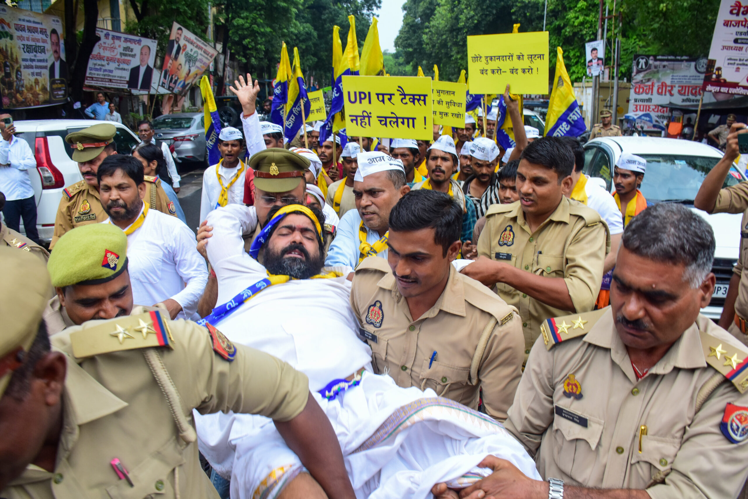 Lucknow: AAP activists protest proposed UPI MDR #Gallery Lucknow: AAP activists protest proposed UPI MDR #Gallery