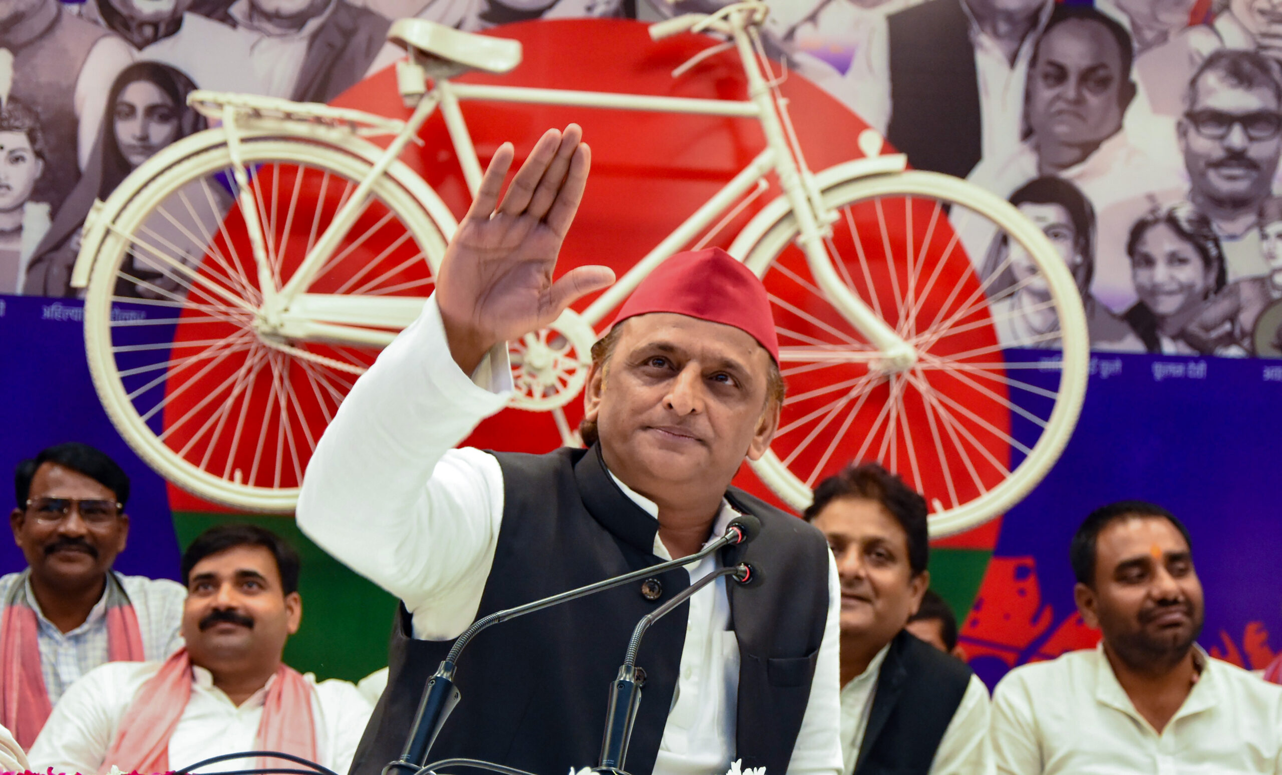 Lucknow: Akhilesh Yadav addresses press conference #Gallery Lucknow: Akhilesh Yadav addresses press conference #Gallery