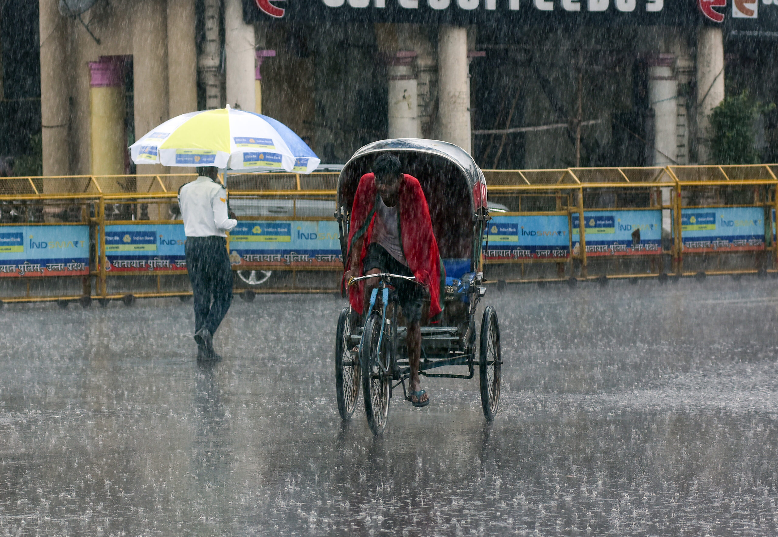 Rain lashes Lucknow #Gallery Rain lashes Lucknow #Gallery