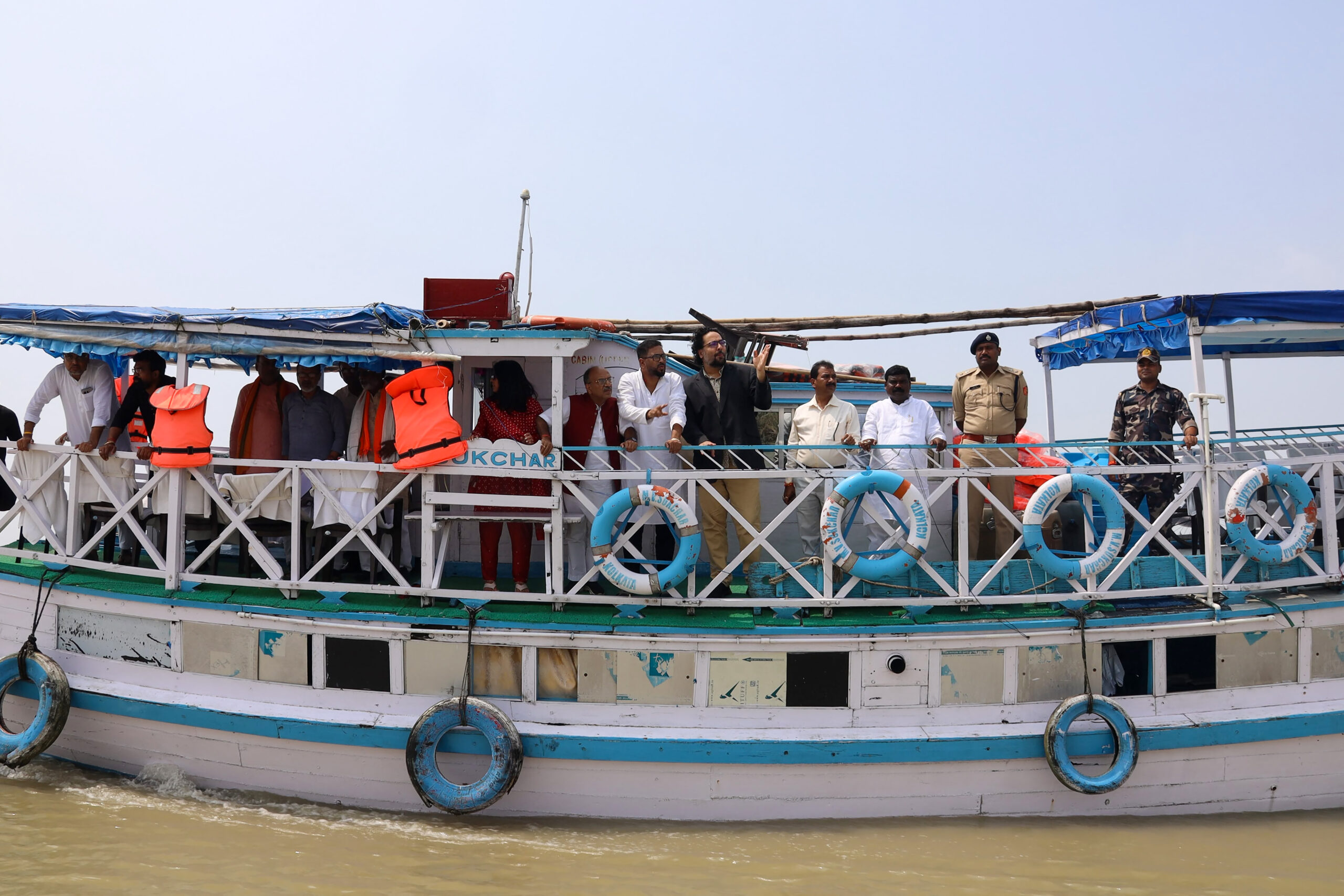 Malda: Ministers inspect Ganga erosion hit areas #Gallery Malda: Ministers inspect Ganga erosion hit areas #Gallery