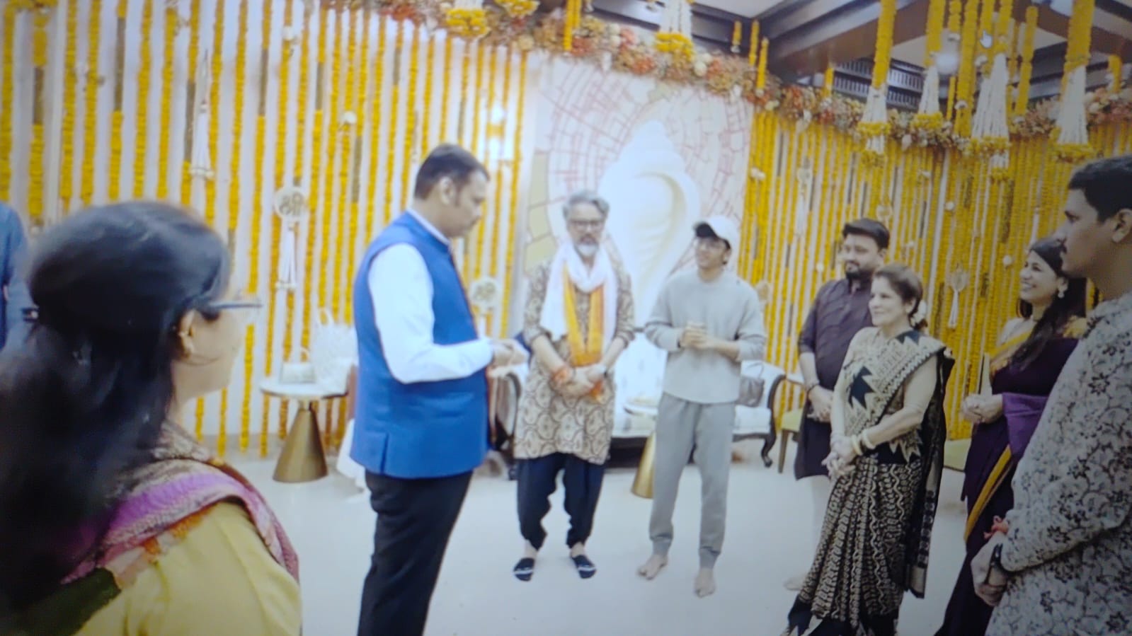 Maharashtra CM Devendra Fadnavis meets 'Hanuman Ansh' team, congratulates on 'great work' Maharashtra CM Devendra Fadnavis meets 'Hanuman Ansh' team, congratulates on 'great work'