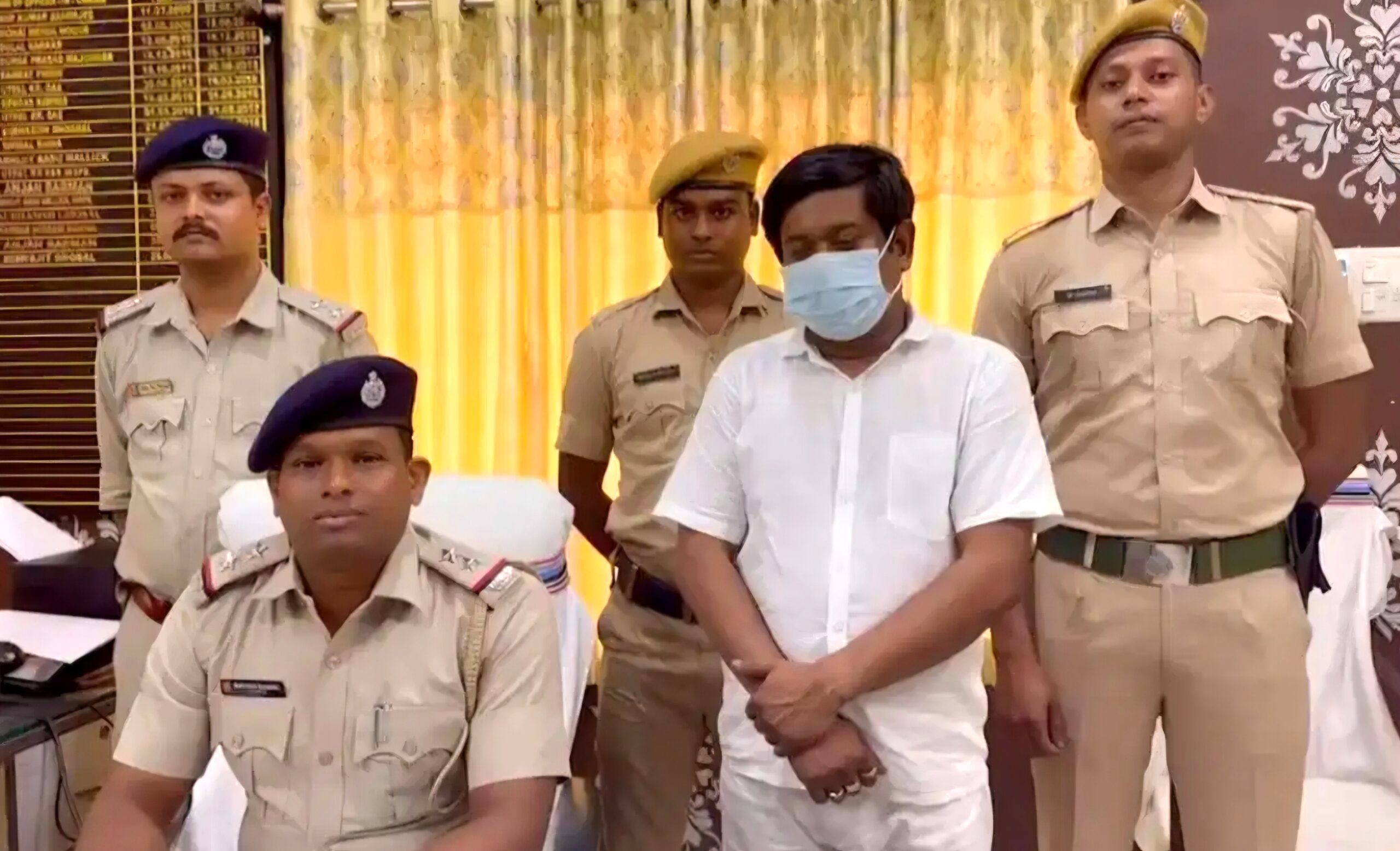 Bengal: Independent candidate from Rejinagar arrested in old case Bengal: Independent candidate from Rejinagar arrested in old case