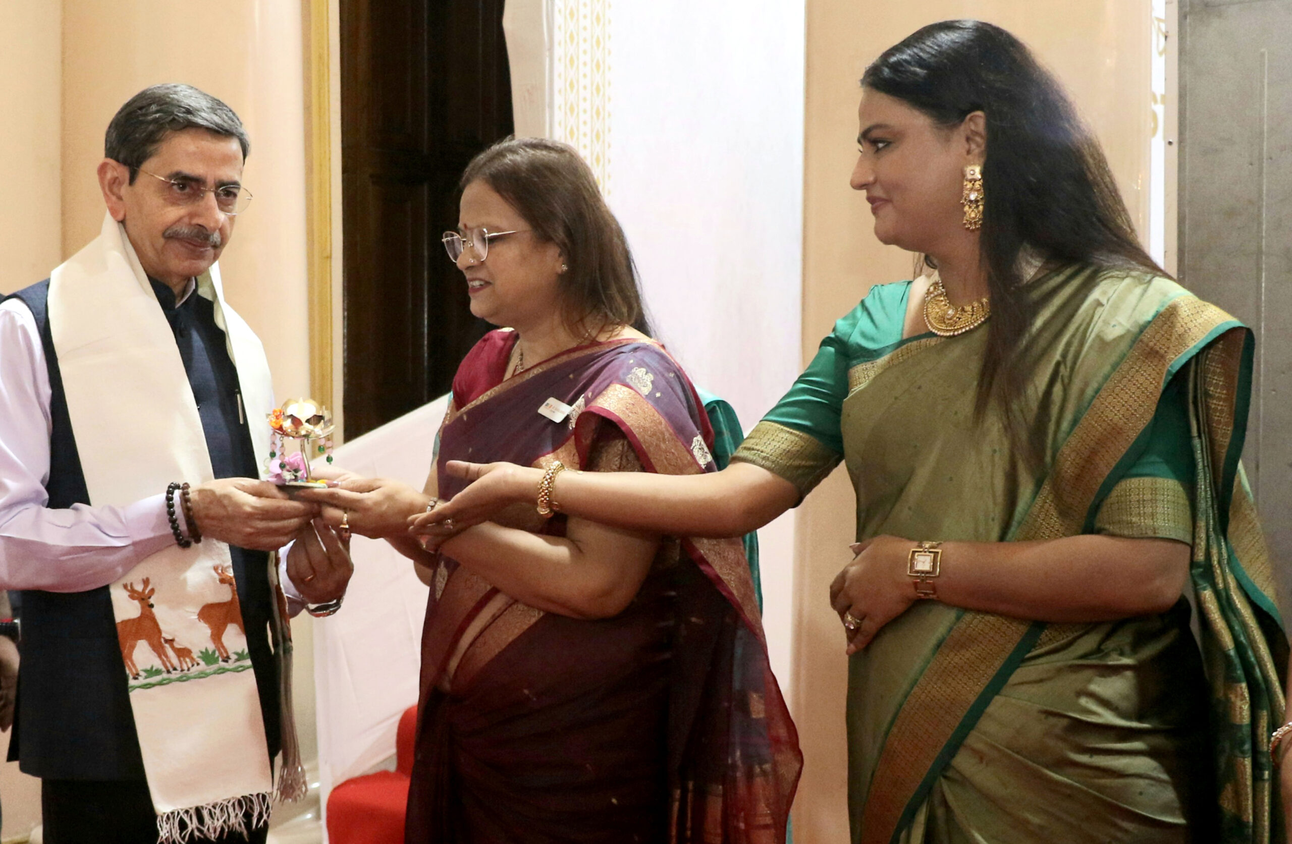 Kolkata: Governor R. N. Ravi attends Womenpreneur Summit #Gallery Kolkata: Governor R. N. Ravi attends Womenpreneur Summit #Gallery