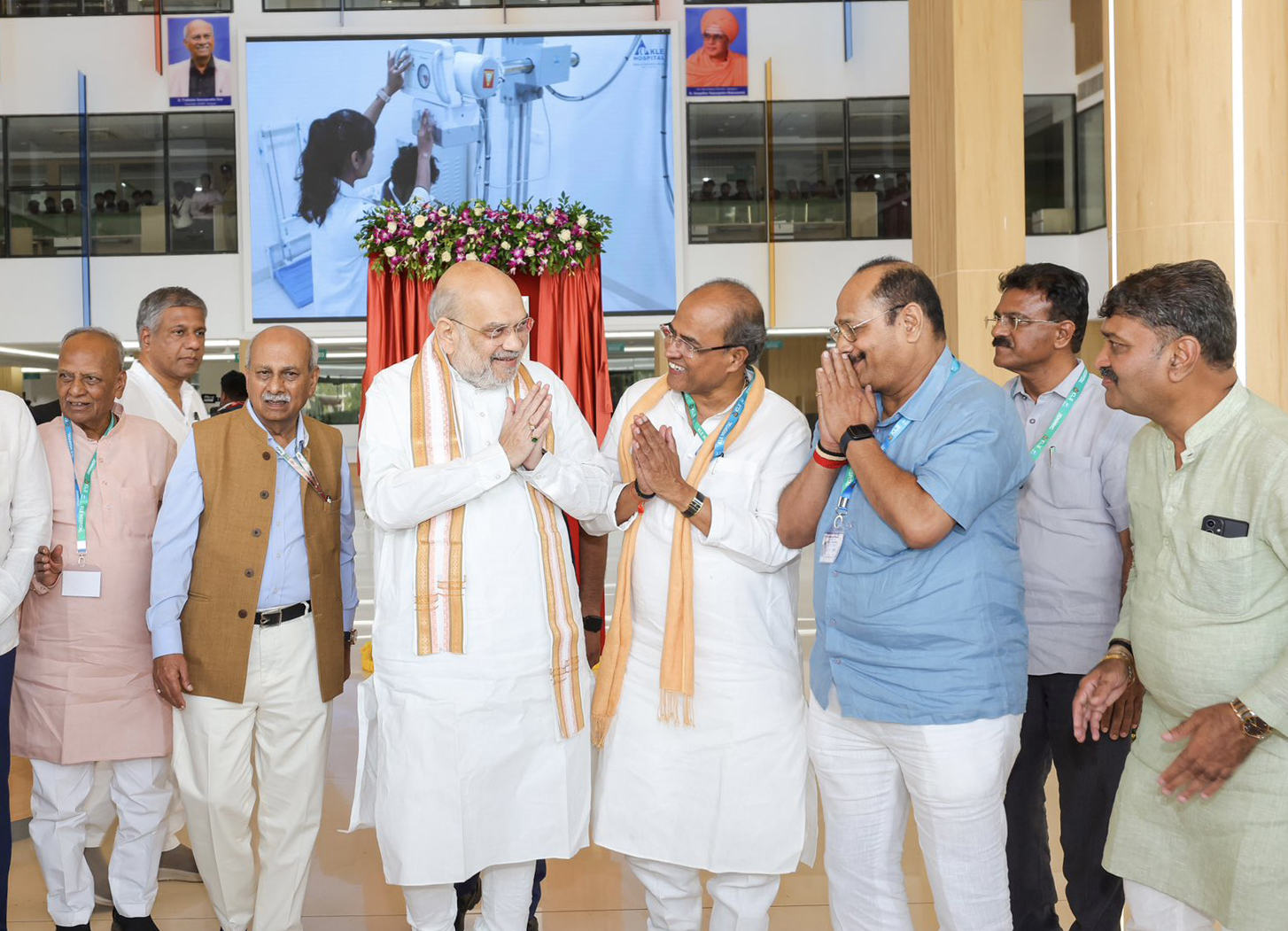 Hubballi: Amit Shah visits JGMM Medical College and KLE Hospital campus #Gallery Hubballi: Amit Shah visits JGMM Medical College and KLE Hospital campus #Gallery