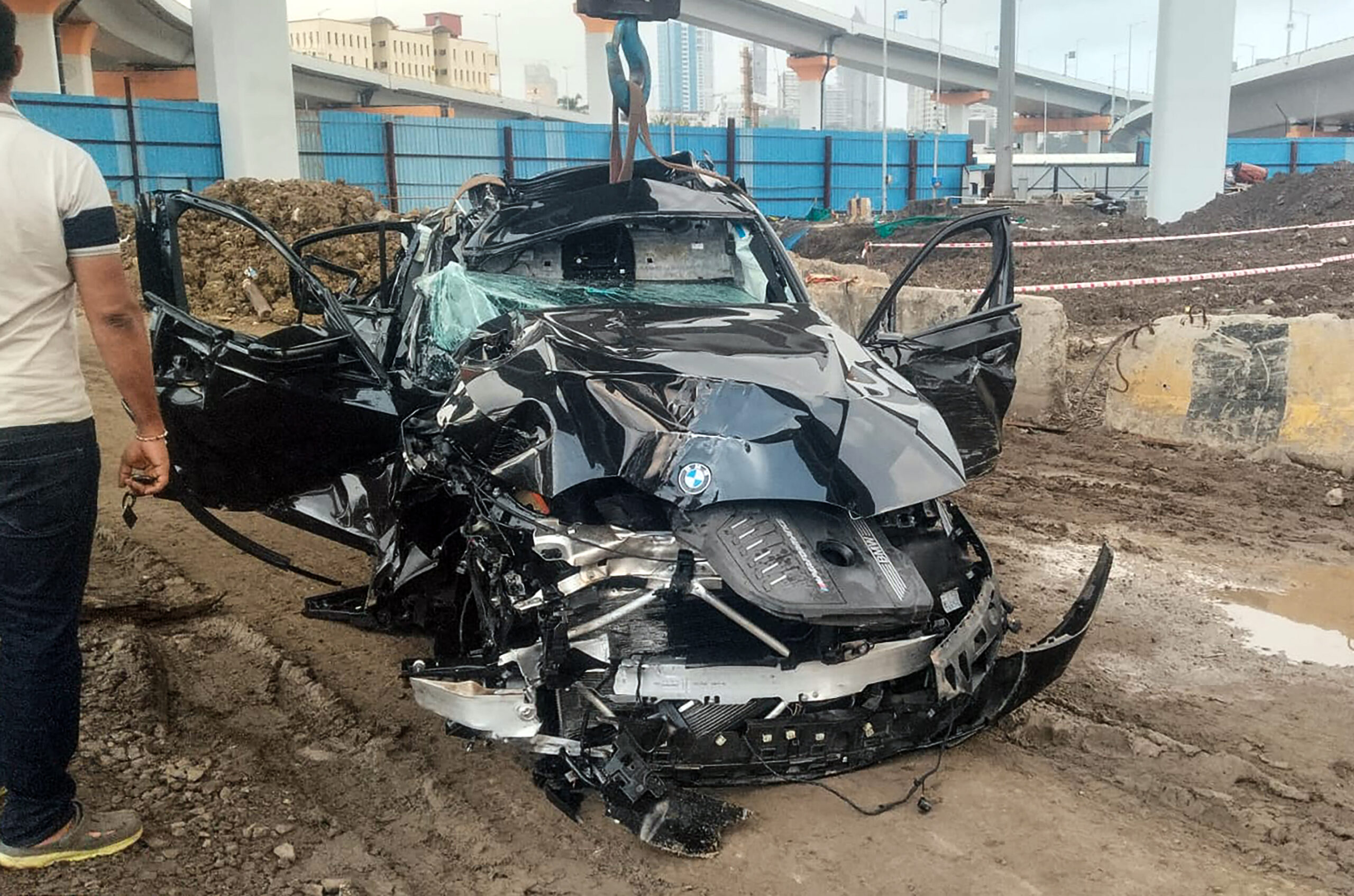 Mumbai: Wrecked BMW After Fatal Crash on Coastal Road #Gallery Mumbai: Wrecked BMW After Fatal Crash on Coastal Road #Gallery