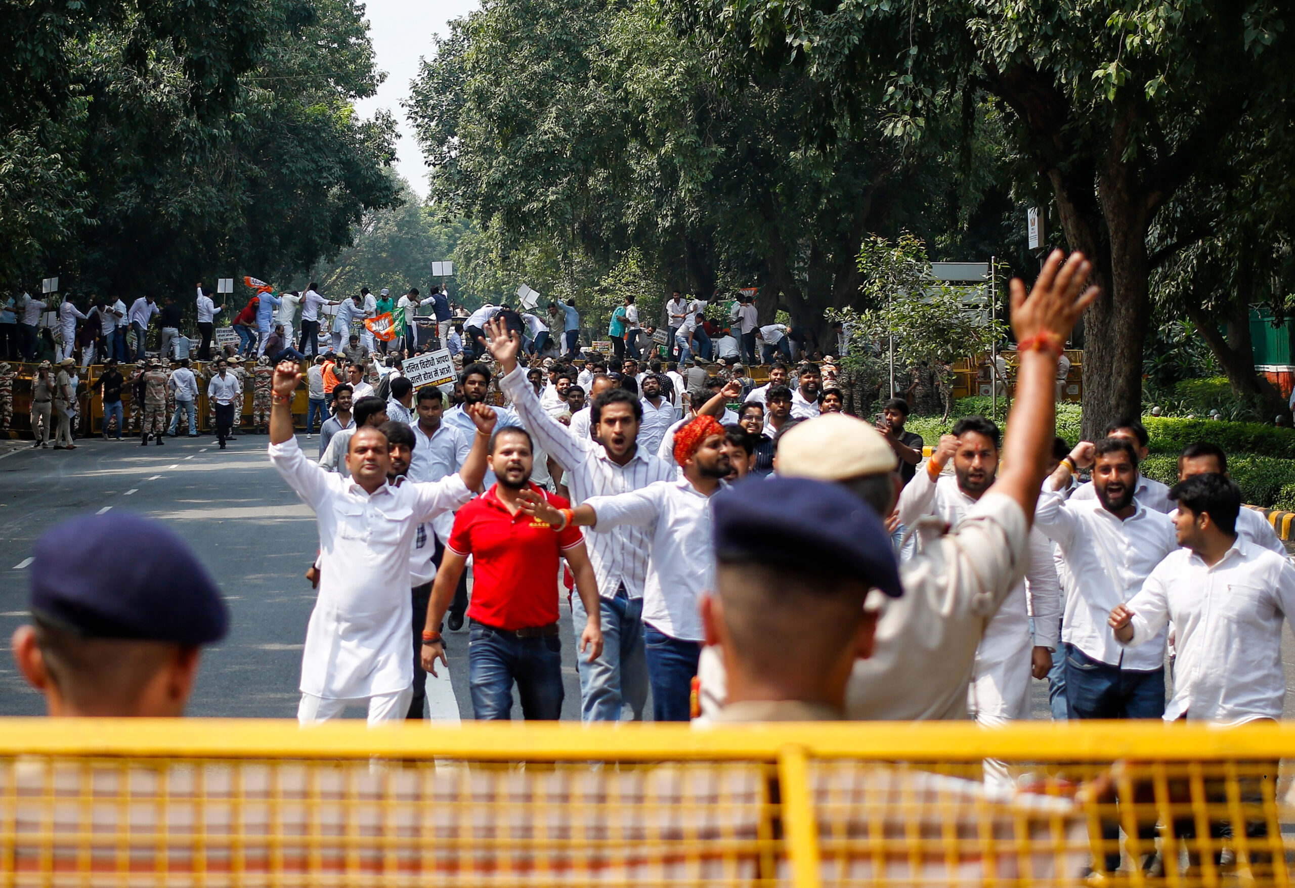 New Delhi: BJP workers protest outside AAP office #Gallery New Delhi: BJP workers protest outside AAP office #Gallery