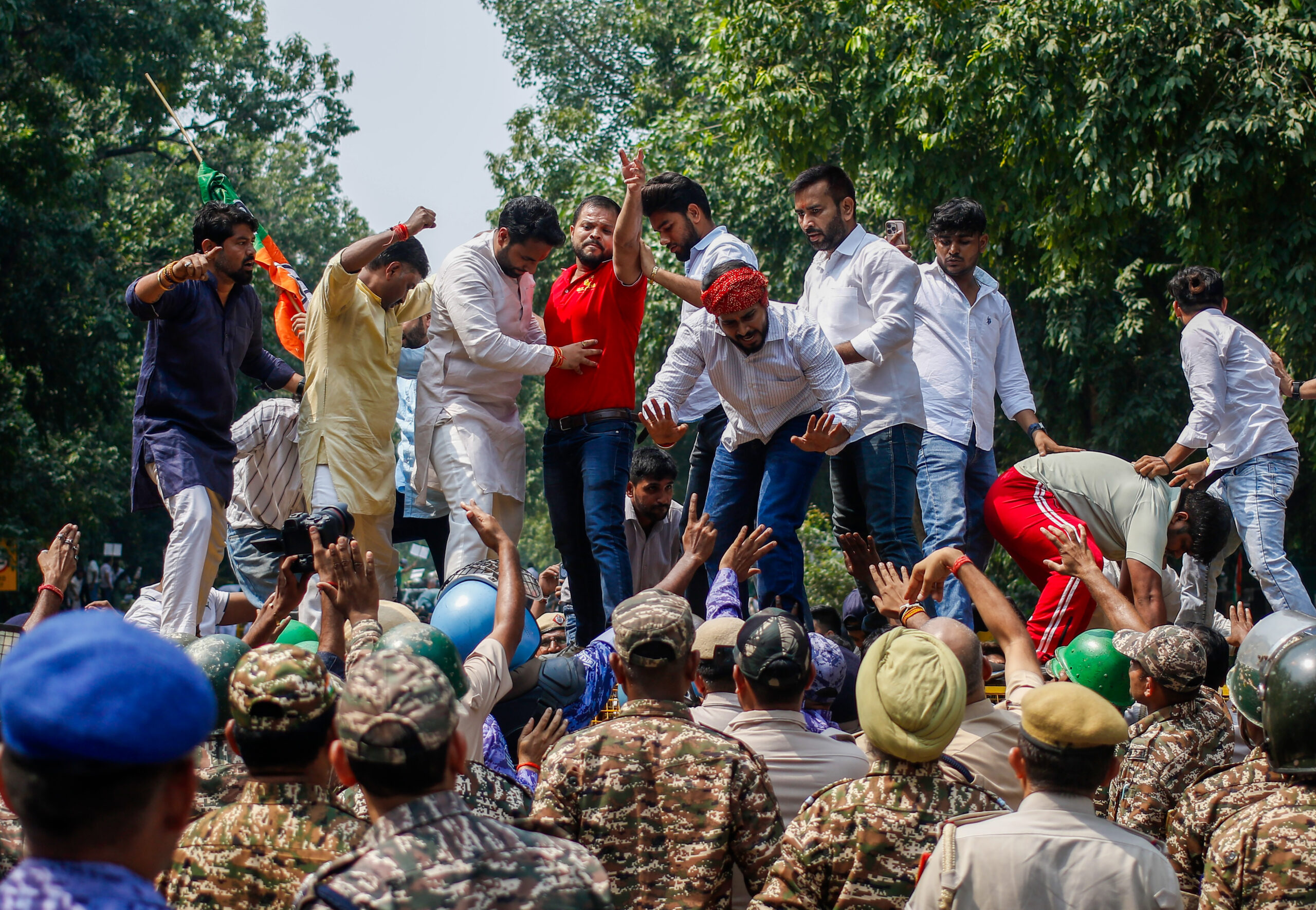 New Delhi: BJP workers protest outside AAP office #Gallery New Delhi: BJP workers protest outside AAP office #Gallery