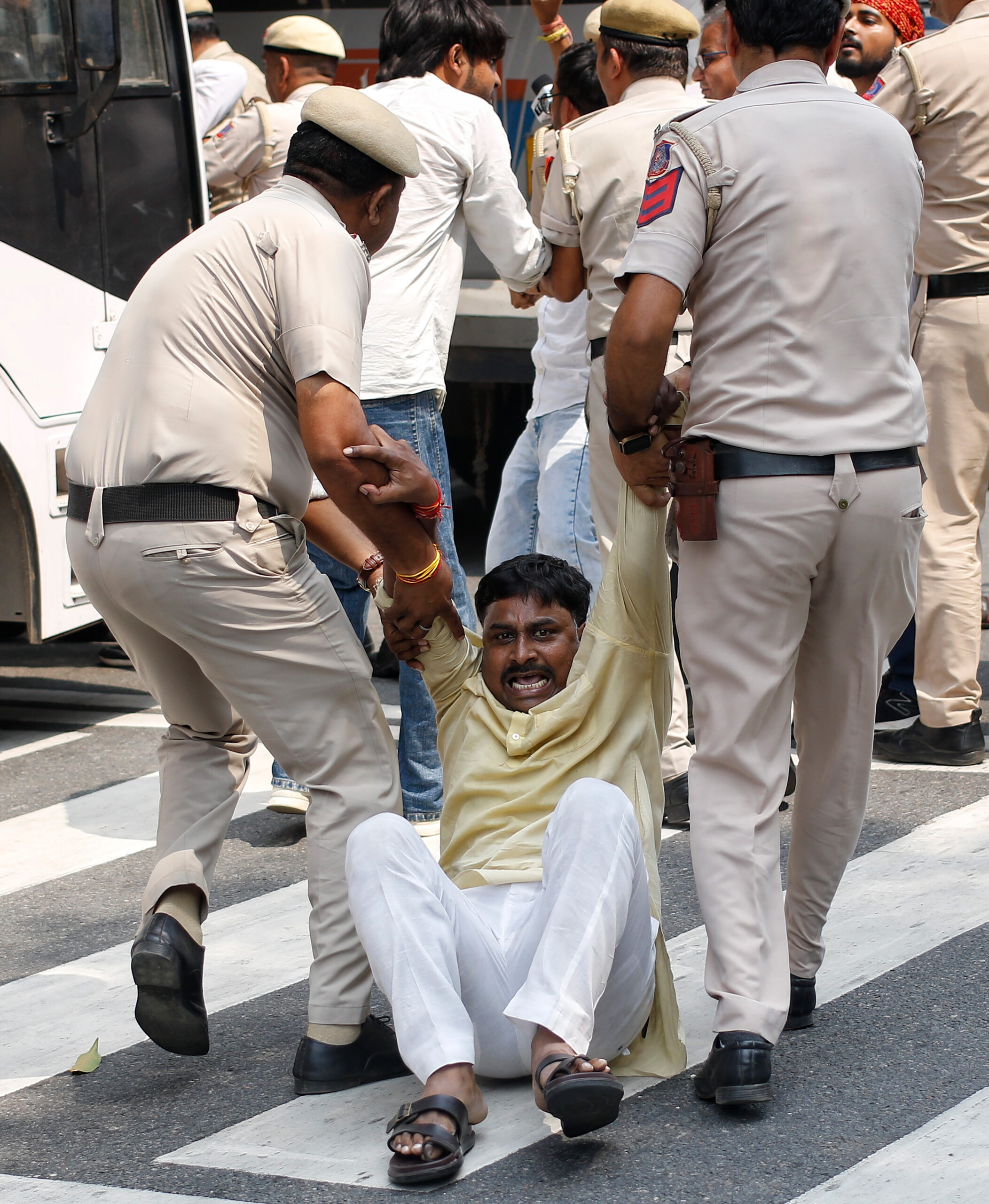 New Delhi: BJP workers protest outside AAP office #Gallery New Delhi: BJP workers protest outside AAP office #Gallery