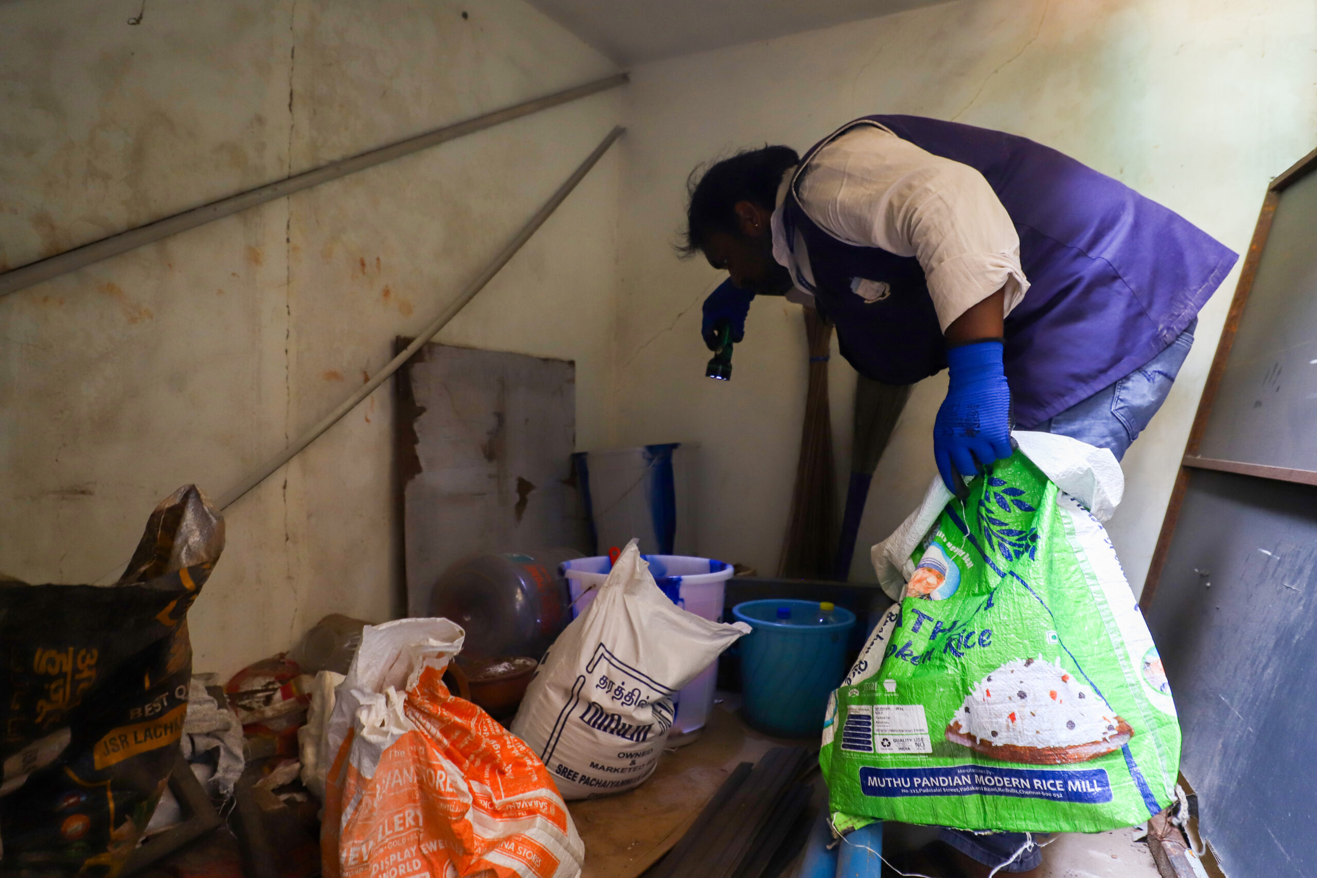 Chennai: Civic workers conduct dengue prevention drive #Gallery Chennai: Civic workers conduct dengue prevention drive #Gallery