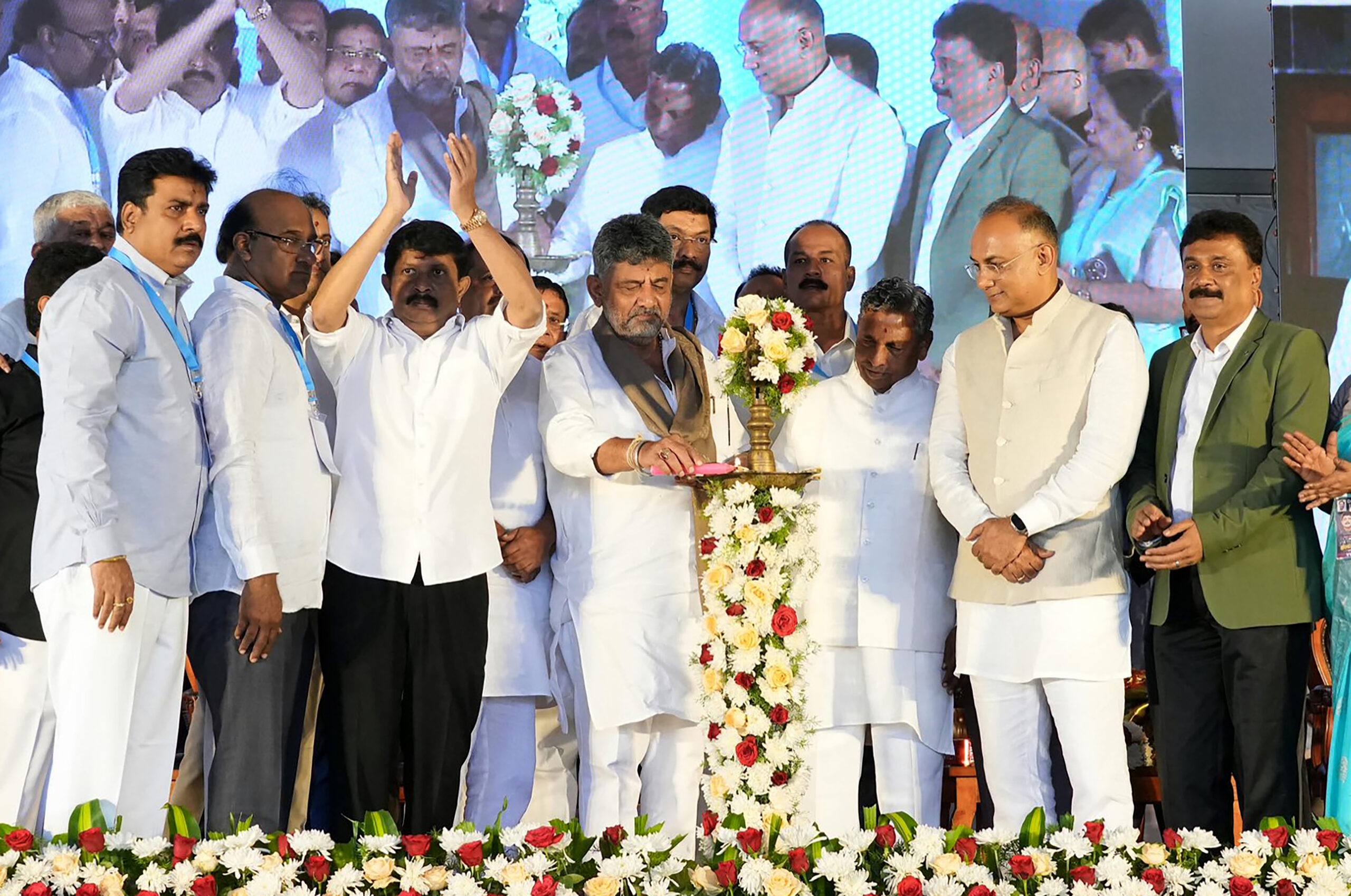 Bengaluru: DK Shivakumar lays foundation stone for multispecialty hospital #Gallery Bengaluru: DK Shivakumar lays foundation stone for multispecialty hospital #Gallery