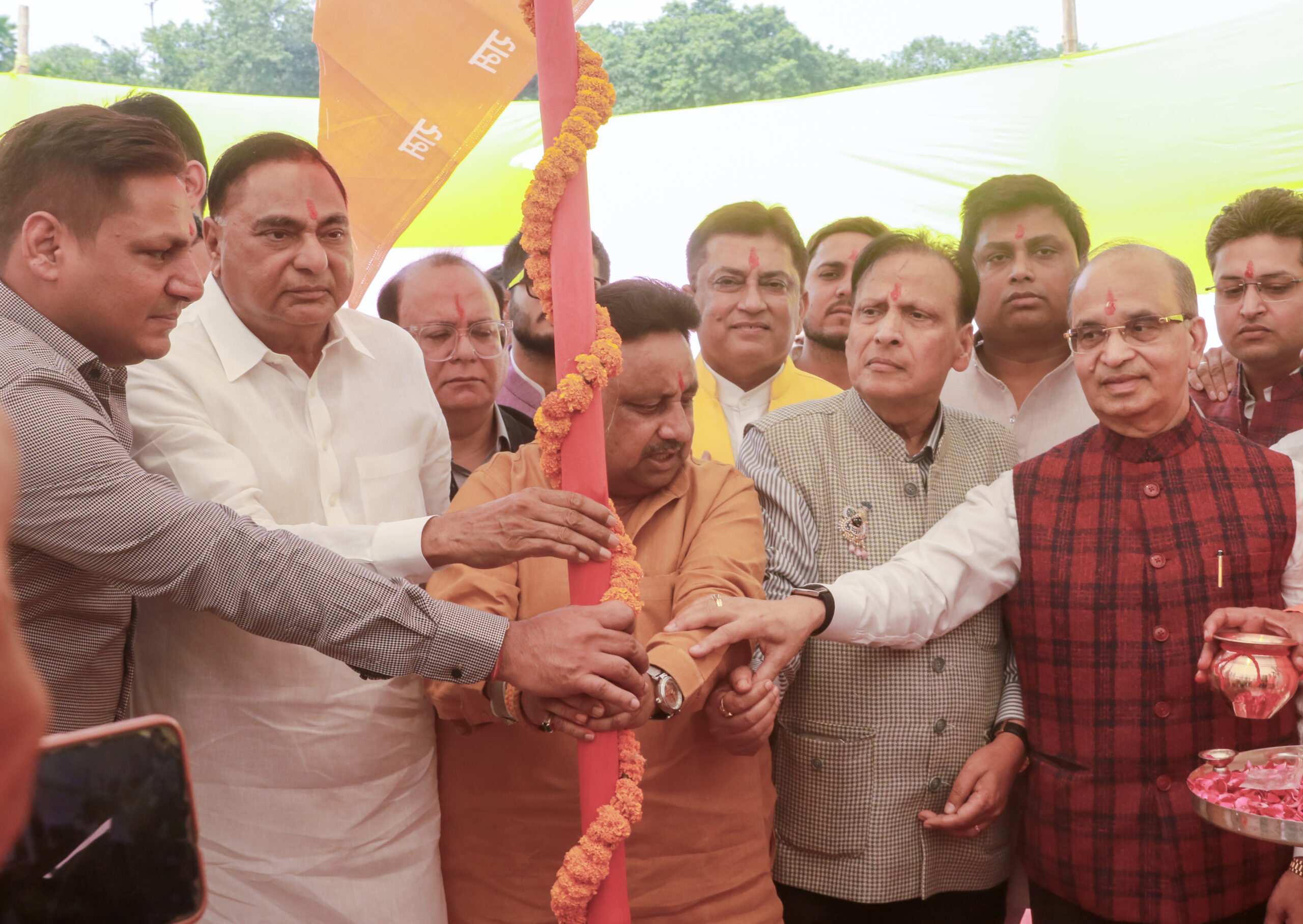 New Delhi: BJP MPs attend Lav Kush Ramlila Bhoomi Pujan ceremony #Gallery New Delhi: BJP MPs attend Lav Kush Ramlila Bhoomi Pujan ceremony #Gallery
