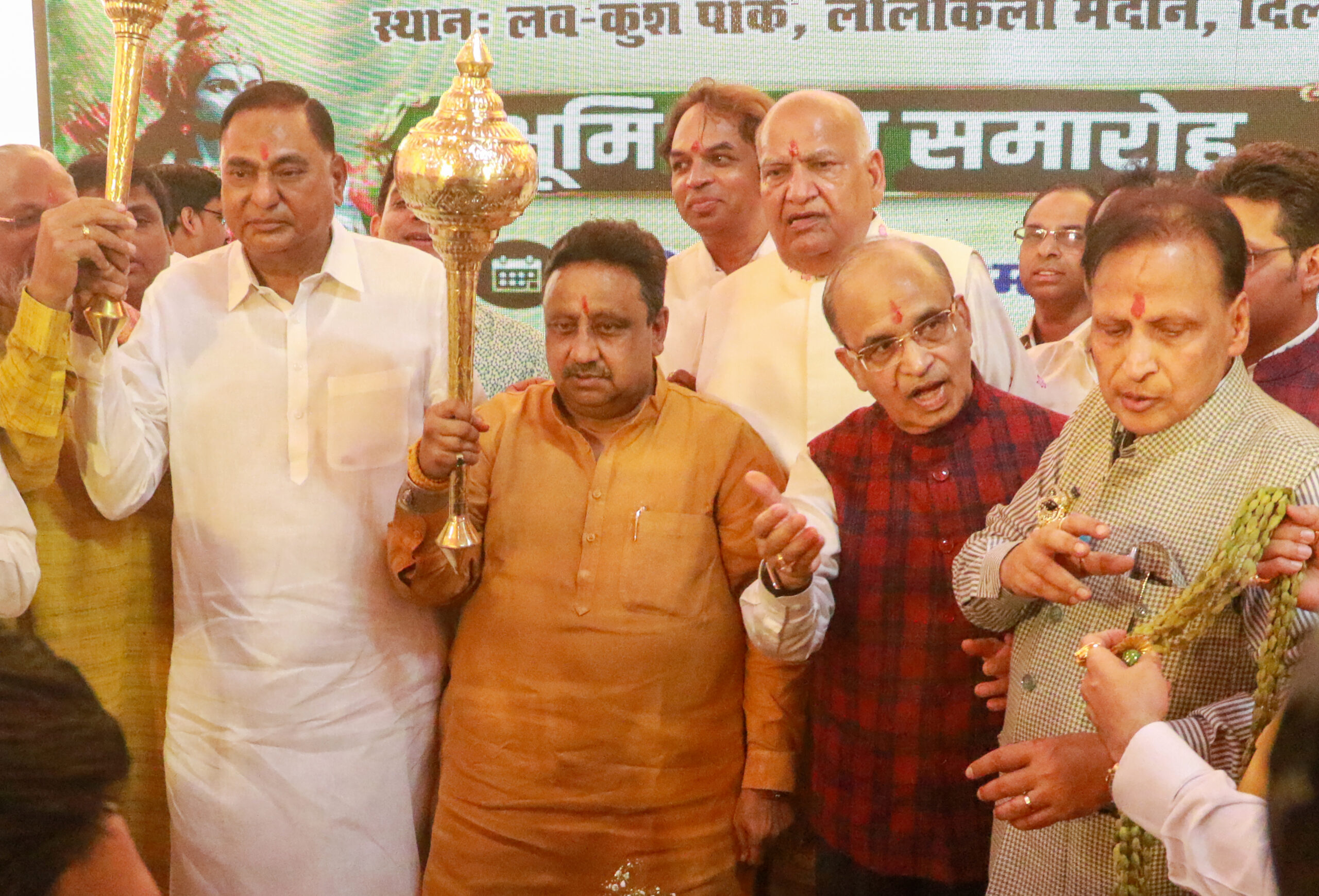 New Delhi: BJP MPs attend Lav Kush Ramlila Bhoomi Pujan ceremony #Gallery New Delhi: BJP MPs attend Lav Kush Ramlila Bhoomi Pujan ceremony #Gallery