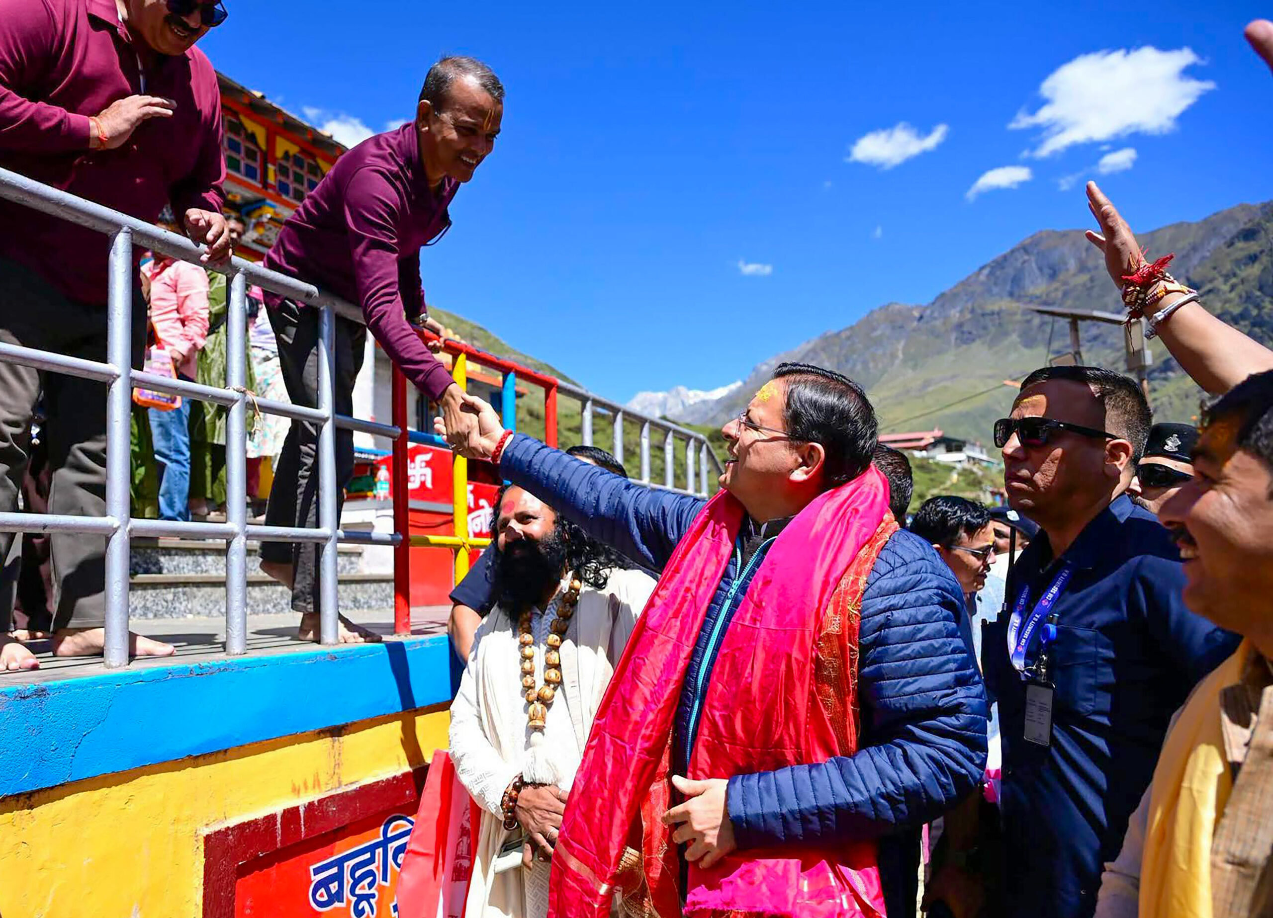Chamoli: Pushkar Singh Dhami Visits Badrinath Temple #Gallery Chamoli: Pushkar Singh Dhami Visits Badrinath Temple #Gallery