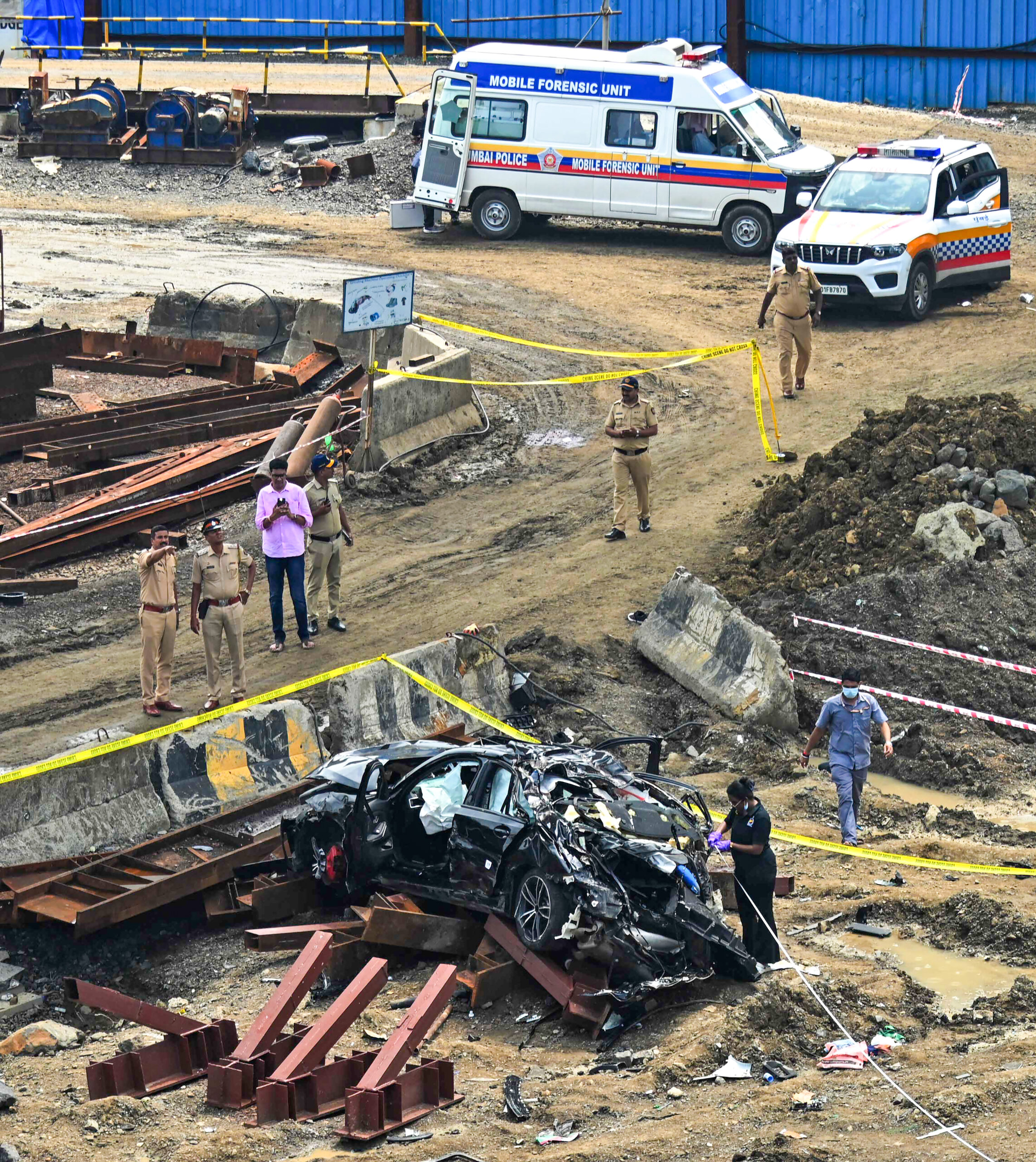 Mumbai: BMW crashes on Coastal Road, three killed #Gallery Mumbai: BMW crashes on Coastal Road, three killed #Gallery
